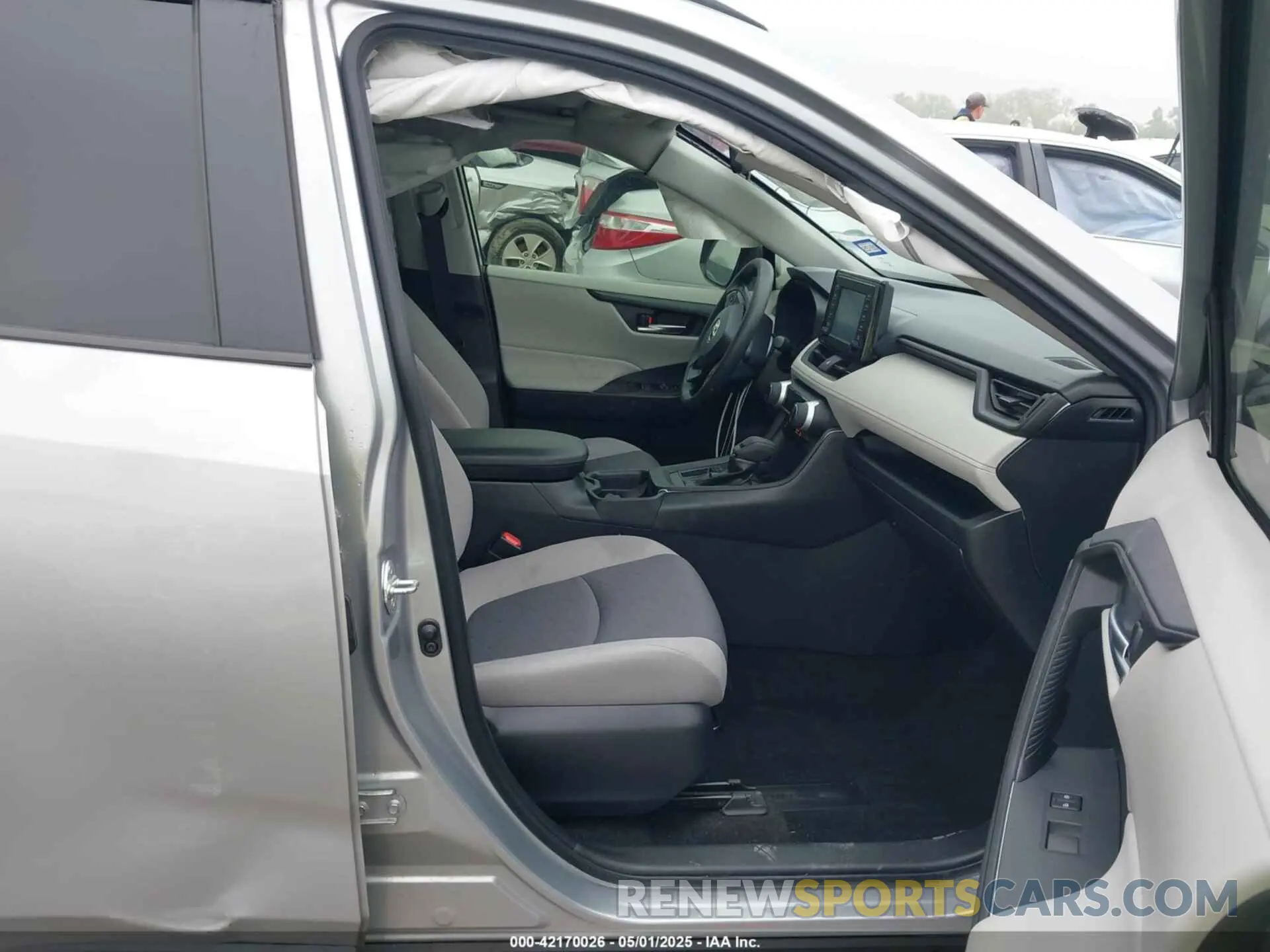 5 Photograph of a damaged car JTMW1RFV5KJ011930 TOYOTA RAV4 2019