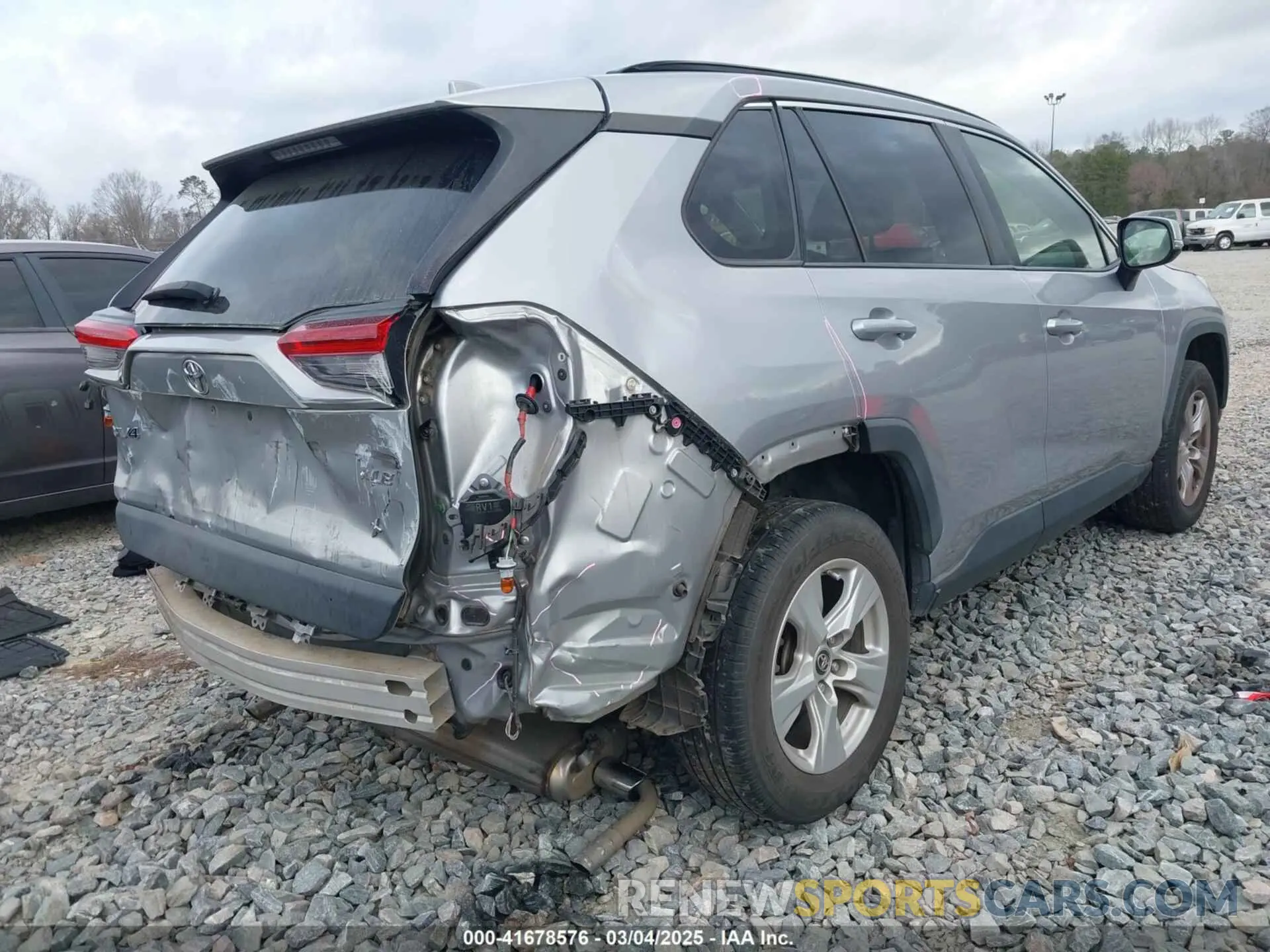 4 Photograph of a damaged car JTMW1RFV6KD009277 TOYOTA RAV4 2019