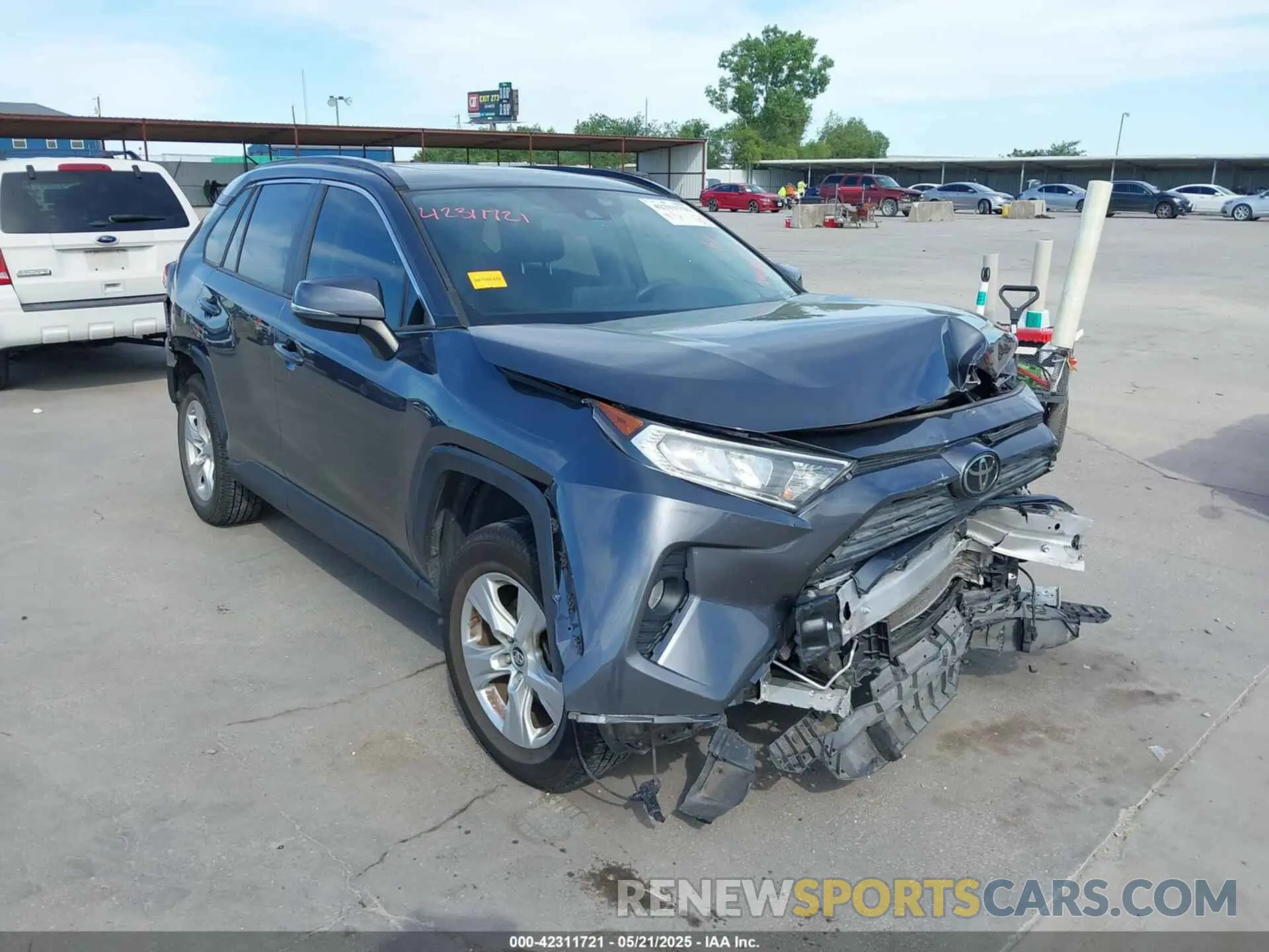1 Photograph of a damaged car JTMW1RFV6KD011465 TOYOTA RAV4 2019