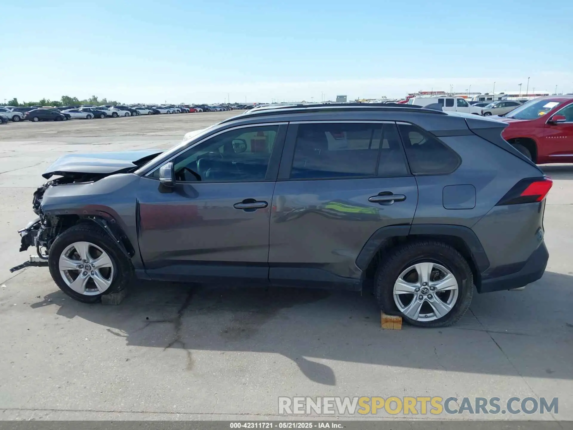 14 Photograph of a damaged car JTMW1RFV6KD011465 TOYOTA RAV4 2019