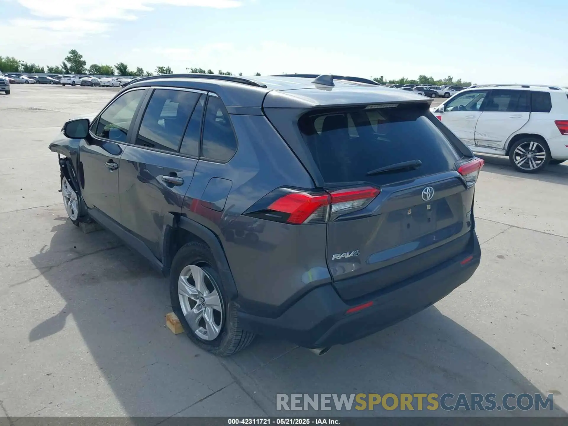 3 Photograph of a damaged car JTMW1RFV6KD011465 TOYOTA RAV4 2019