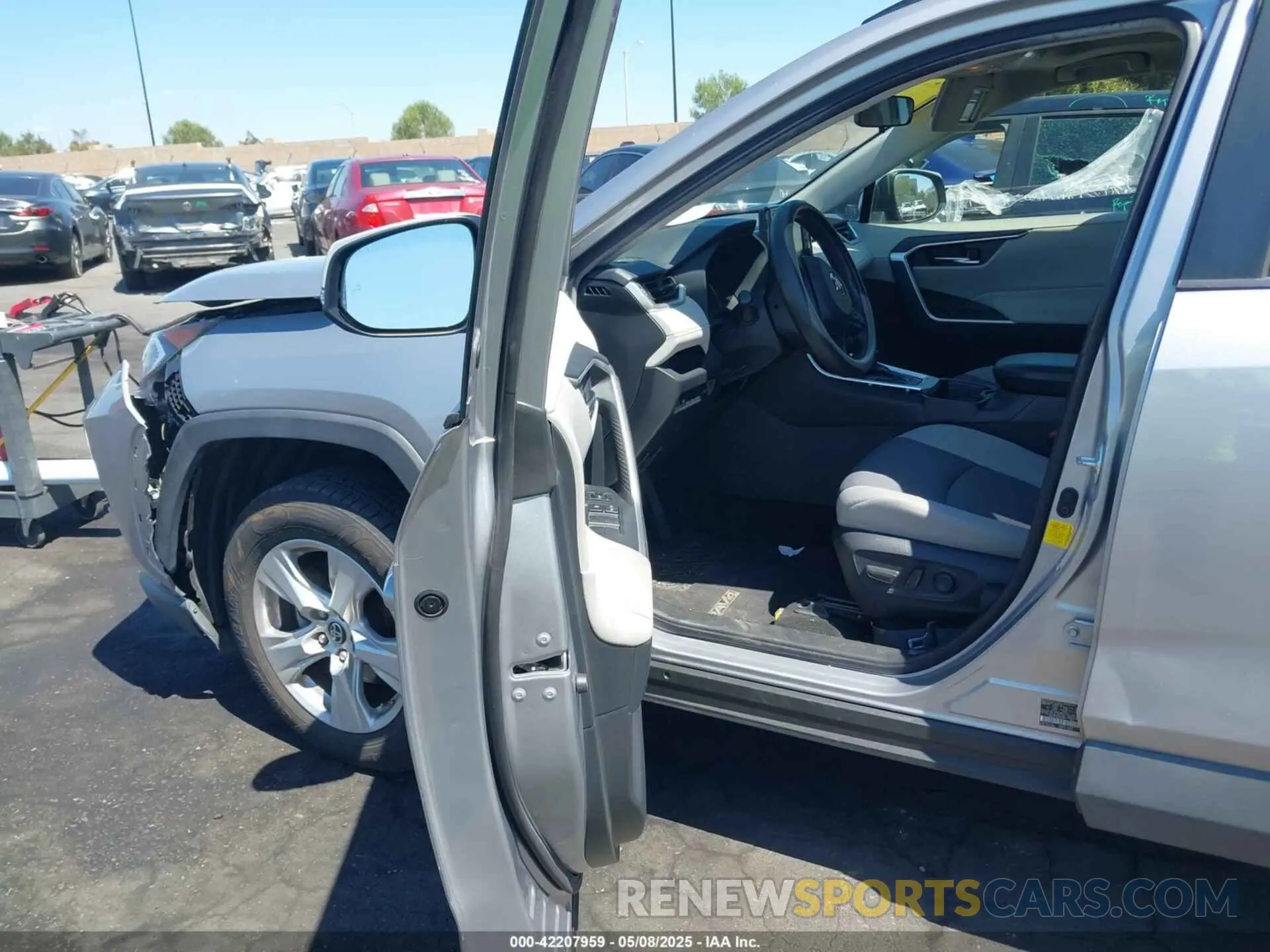 5 Photograph of a damaged car JTMW1RFV6KD024071 TOYOTA RAV4 2019