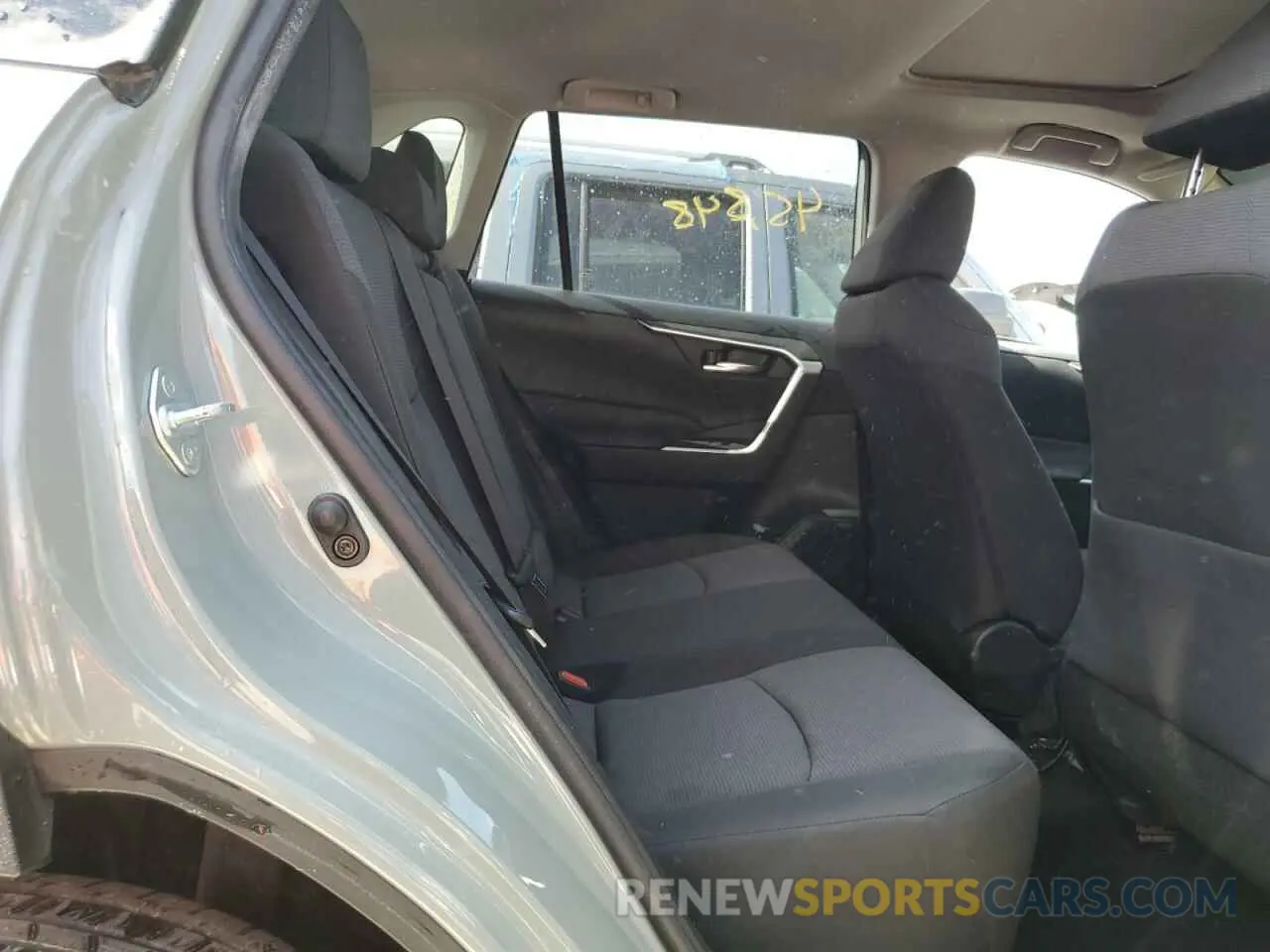 11 Photograph of a damaged car JTMW1RFV6KD031831 TOYOTA RAV4 2019