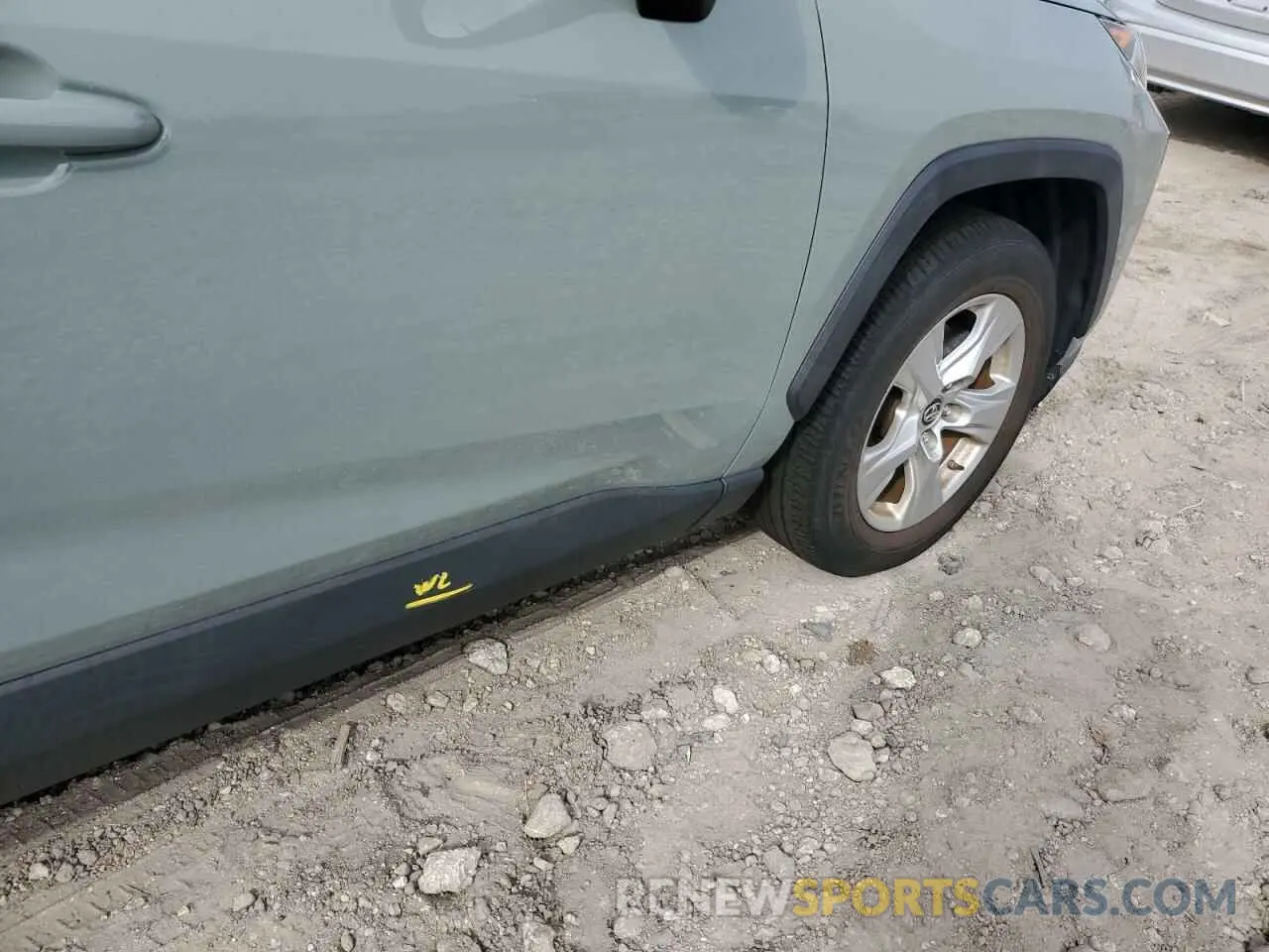 13 Photograph of a damaged car JTMW1RFV6KD031831 TOYOTA RAV4 2019