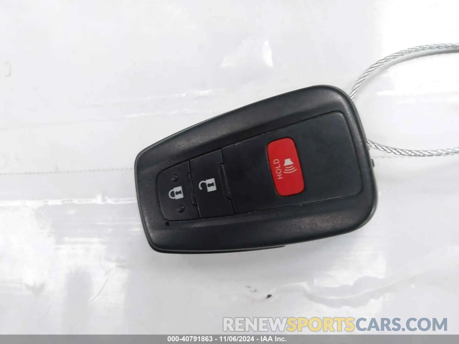 11 Photograph of a damaged car JTMW1RFV6KD035751 TOYOTA RAV4 2019