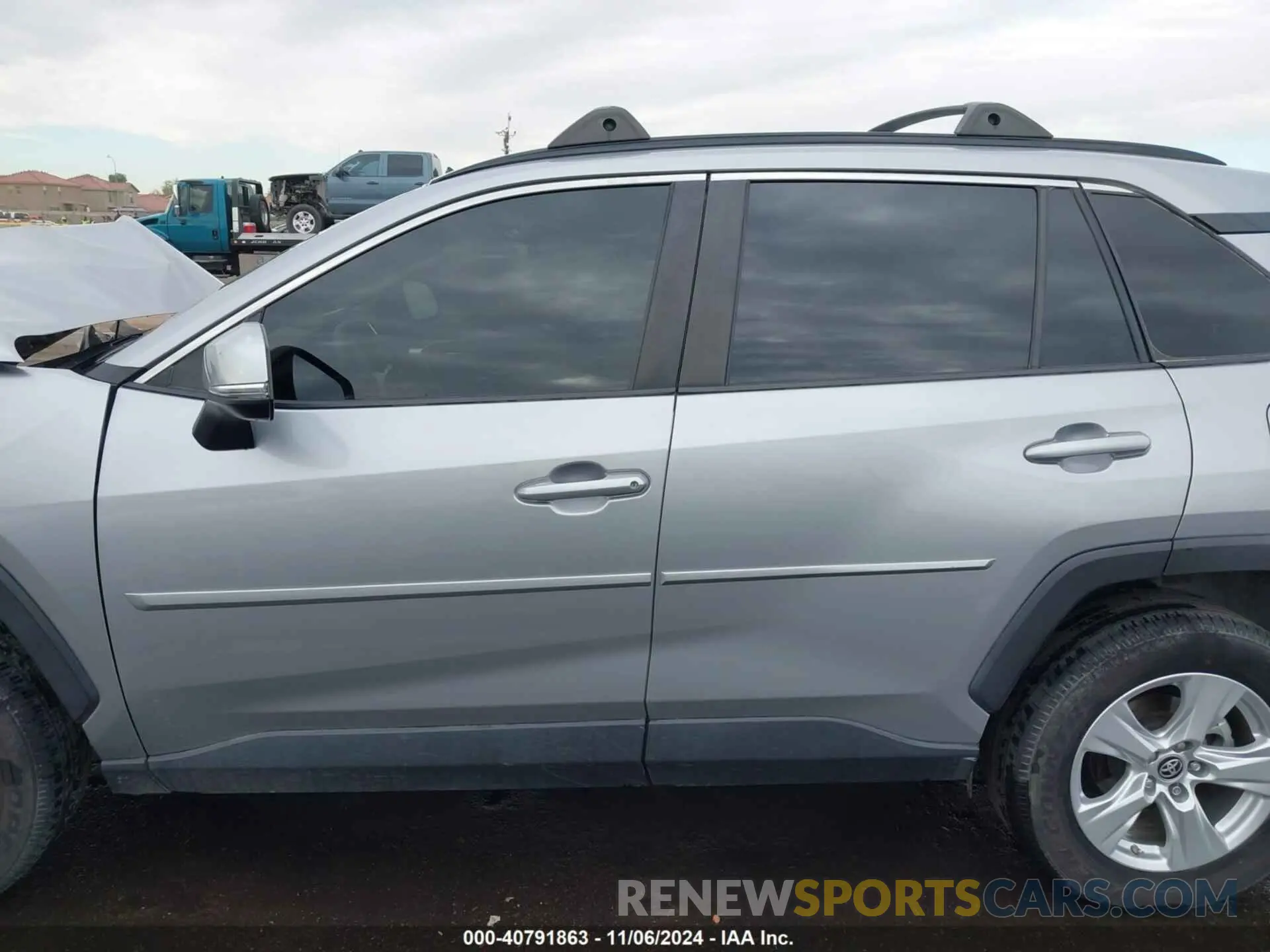 15 Photograph of a damaged car JTMW1RFV6KD035751 TOYOTA RAV4 2019