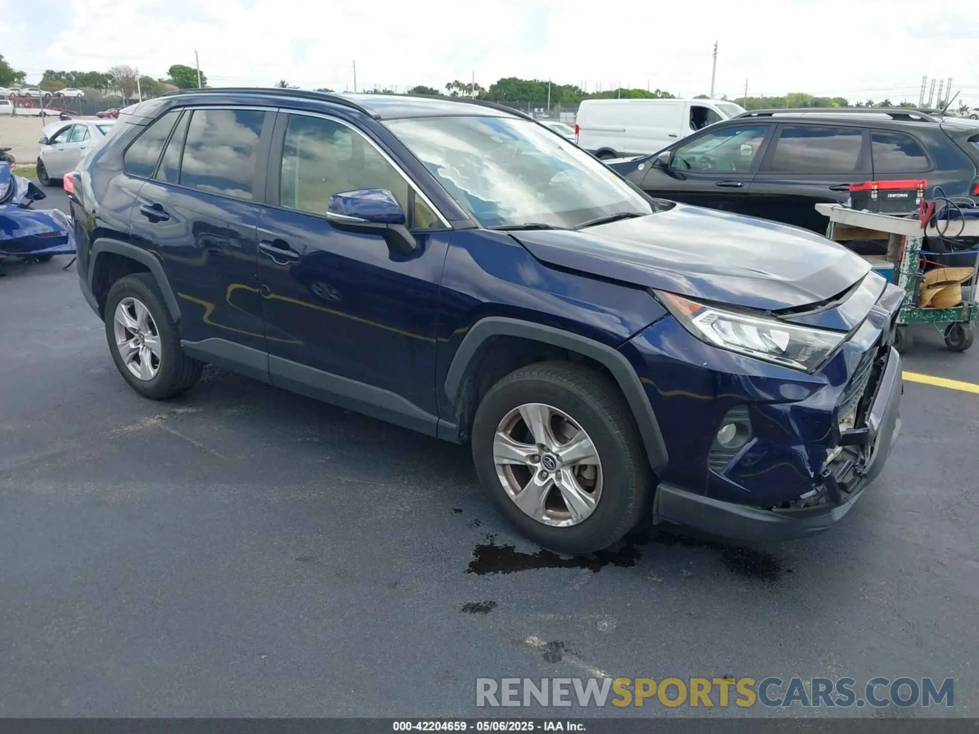 1 Photograph of a damaged car JTMW1RFV6KD502439 TOYOTA RAV4 2019