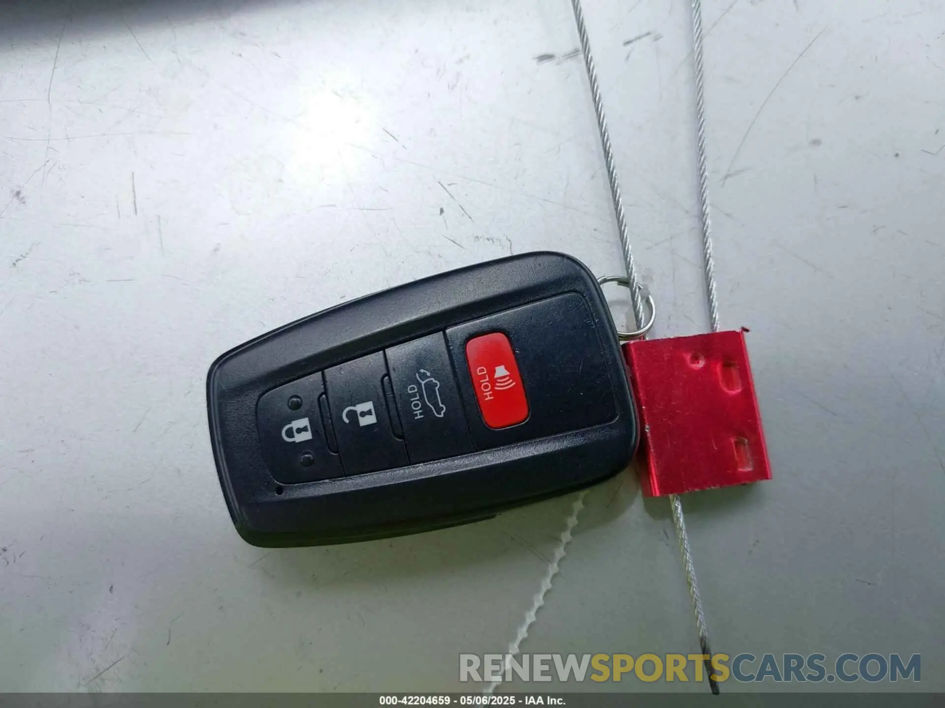 11 Photograph of a damaged car JTMW1RFV6KD502439 TOYOTA RAV4 2019
