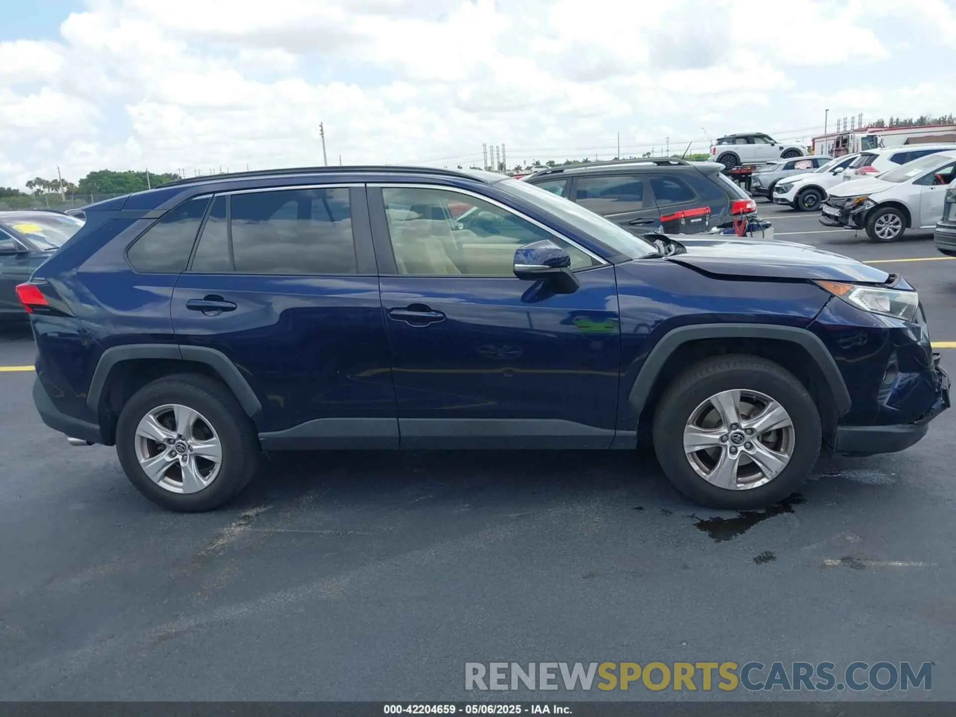 13 Photograph of a damaged car JTMW1RFV6KD502439 TOYOTA RAV4 2019