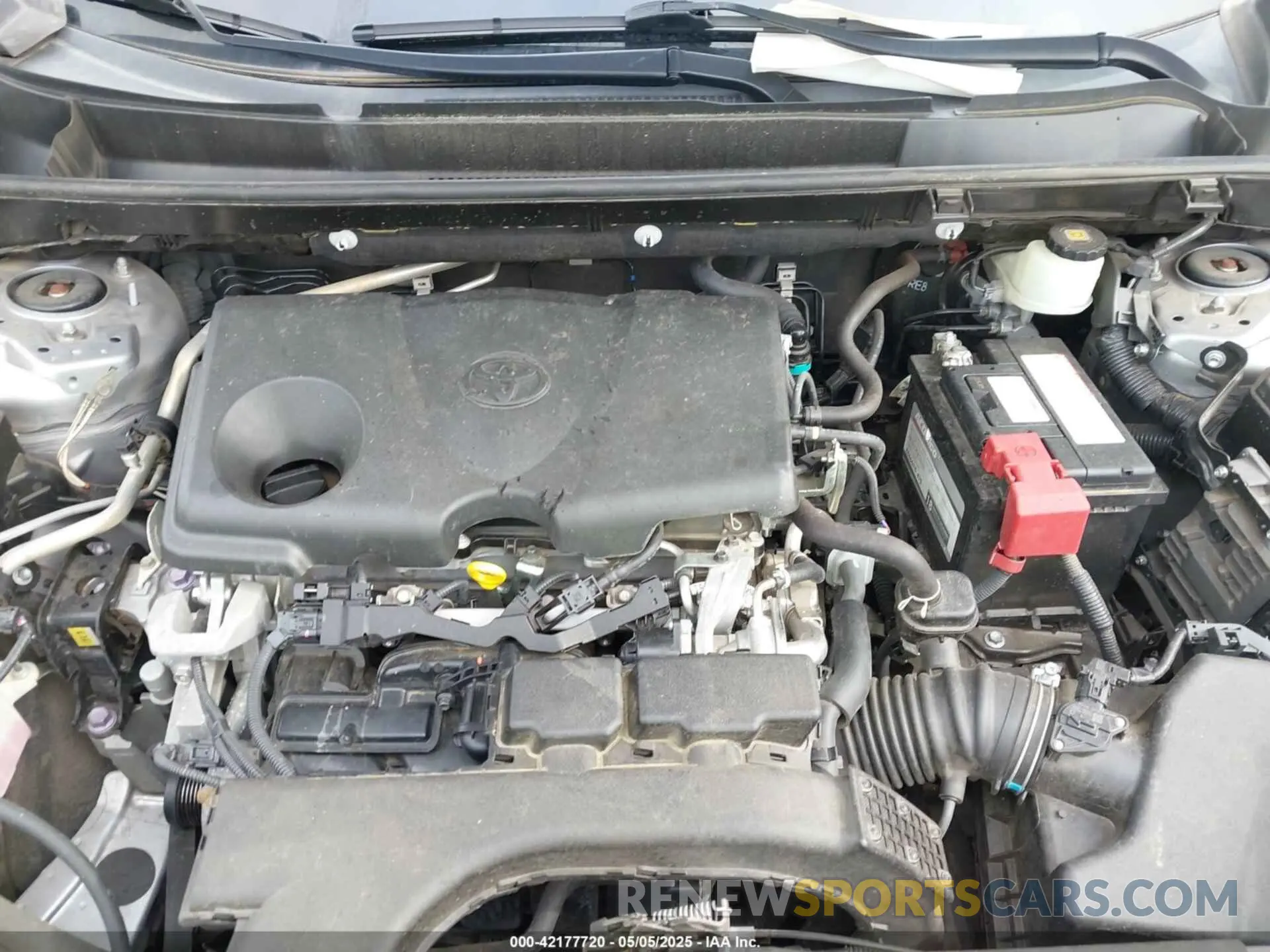 10 Photograph of a damaged car JTMW1RFV6KD504398 TOYOTA RAV4 2019