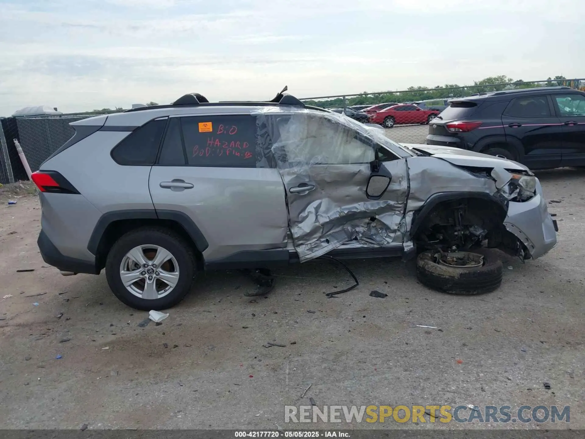 13 Photograph of a damaged car JTMW1RFV6KD504398 TOYOTA RAV4 2019