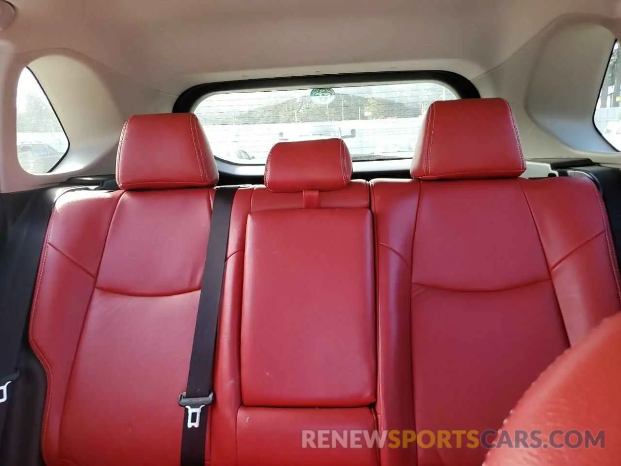 10 Photograph of a damaged car JTMW1RFV6KD508063 TOYOTA RAV4 2019