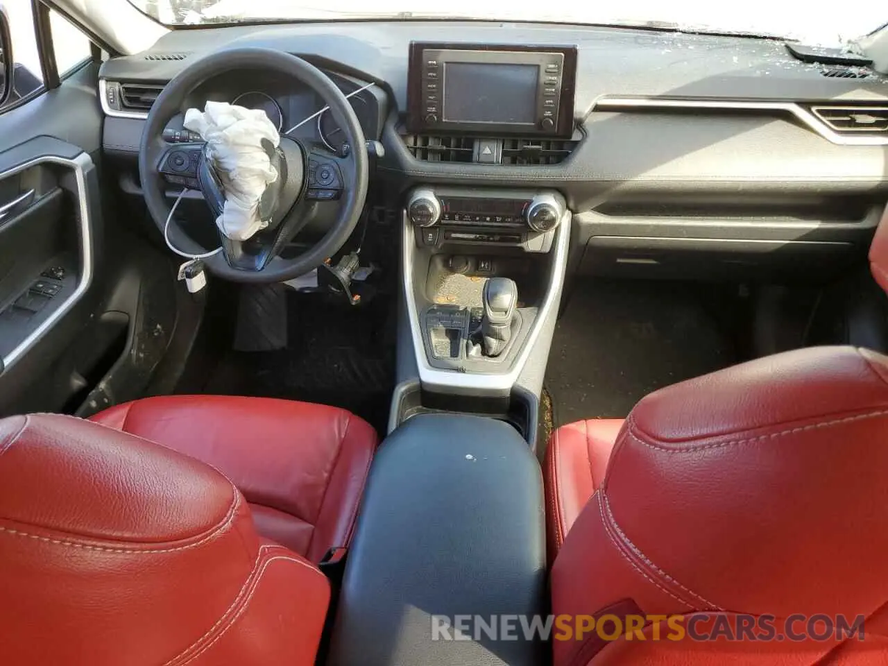 8 Photograph of a damaged car JTMW1RFV6KD508063 TOYOTA RAV4 2019