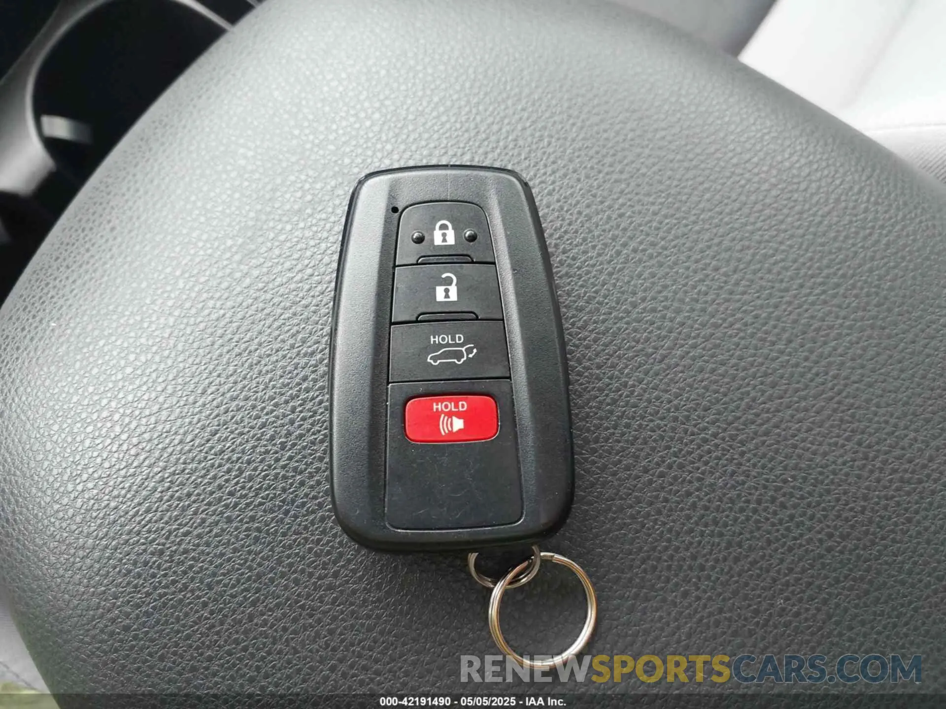 11 Photograph of a damaged car JTMW1RFV6KD513554 TOYOTA RAV4 2019