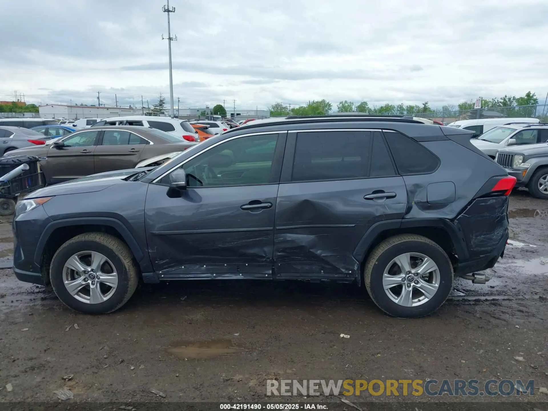 15 Photograph of a damaged car JTMW1RFV6KD513554 TOYOTA RAV4 2019