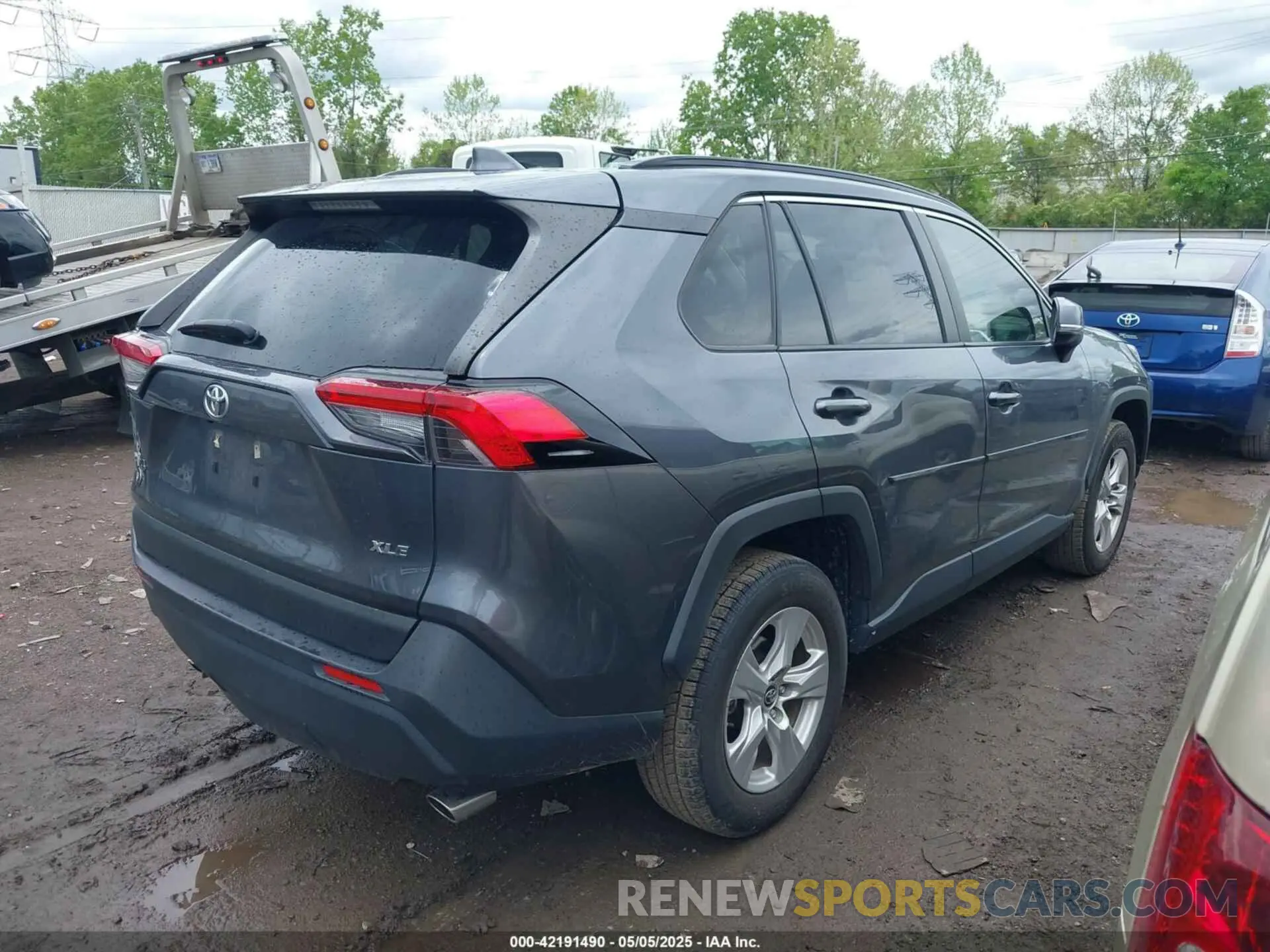 4 Photograph of a damaged car JTMW1RFV6KD513554 TOYOTA RAV4 2019