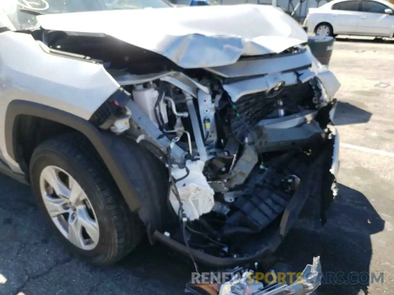 9 Photograph of a damaged car JTMW1RFV6KJ011516 TOYOTA RAV4 2019