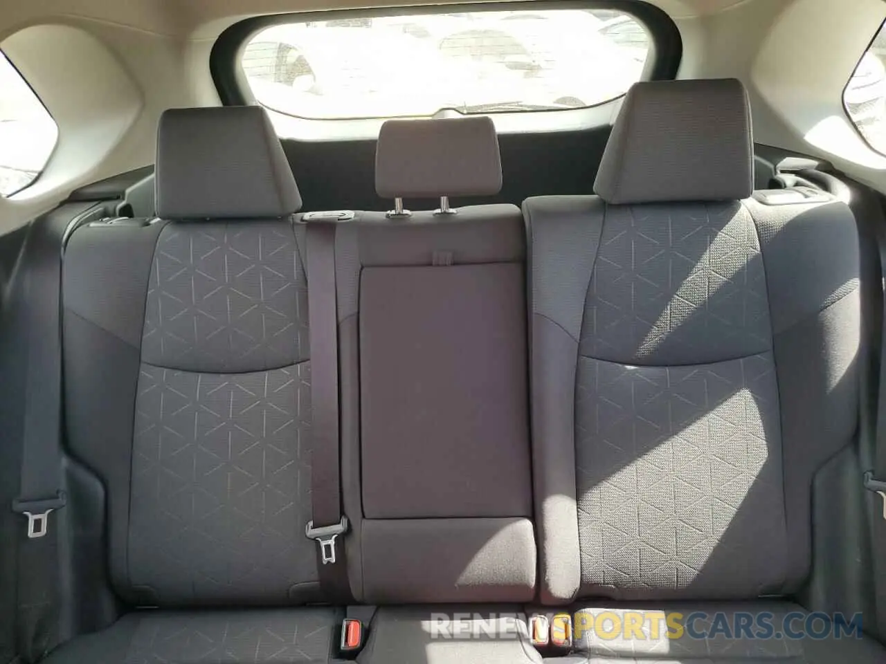 10 Photograph of a damaged car JTMW1RFV7KD004041 TOYOTA RAV4 2019