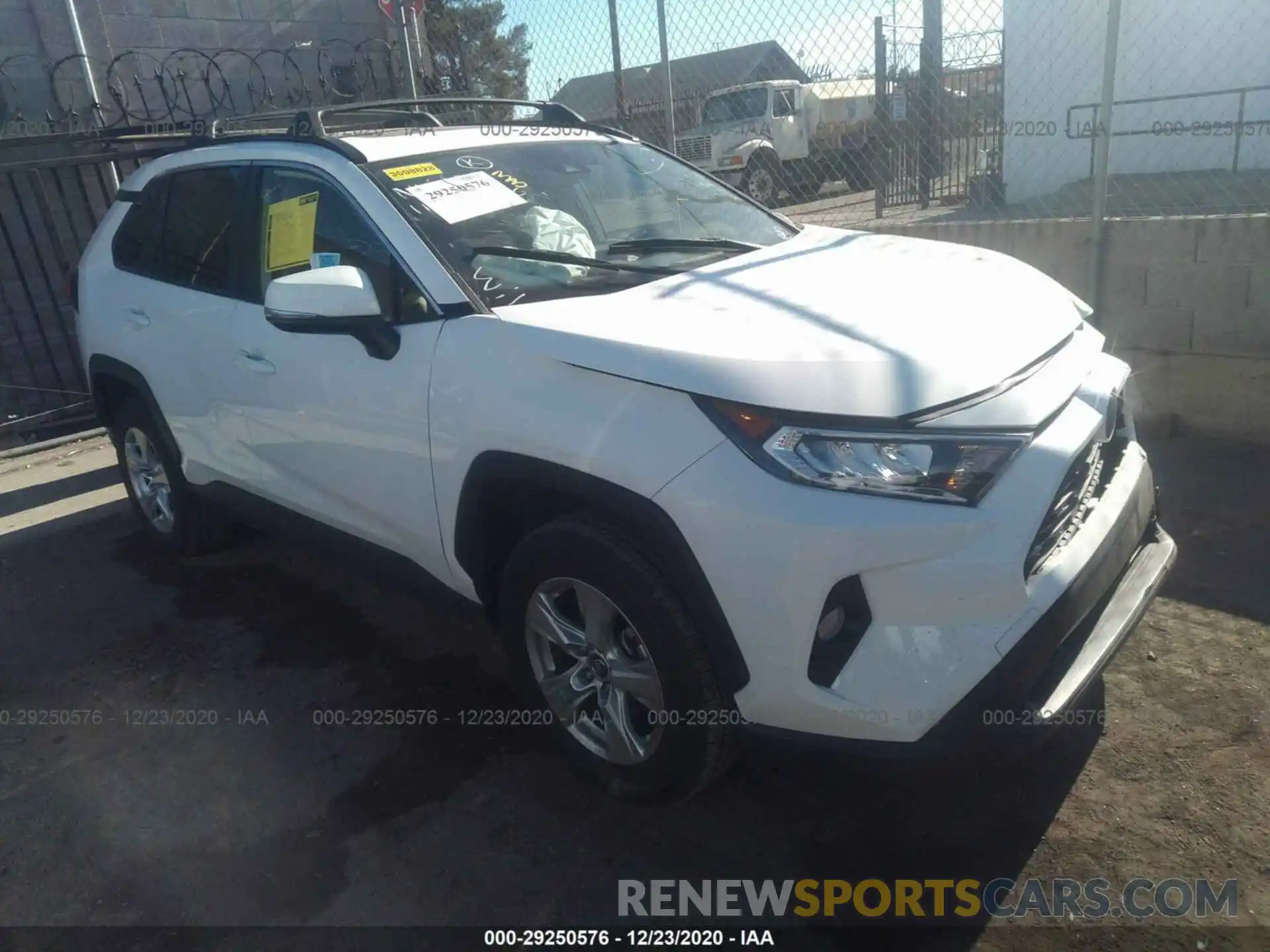 1 Photograph of a damaged car JTMW1RFV7KD008770 TOYOTA RAV4 2019