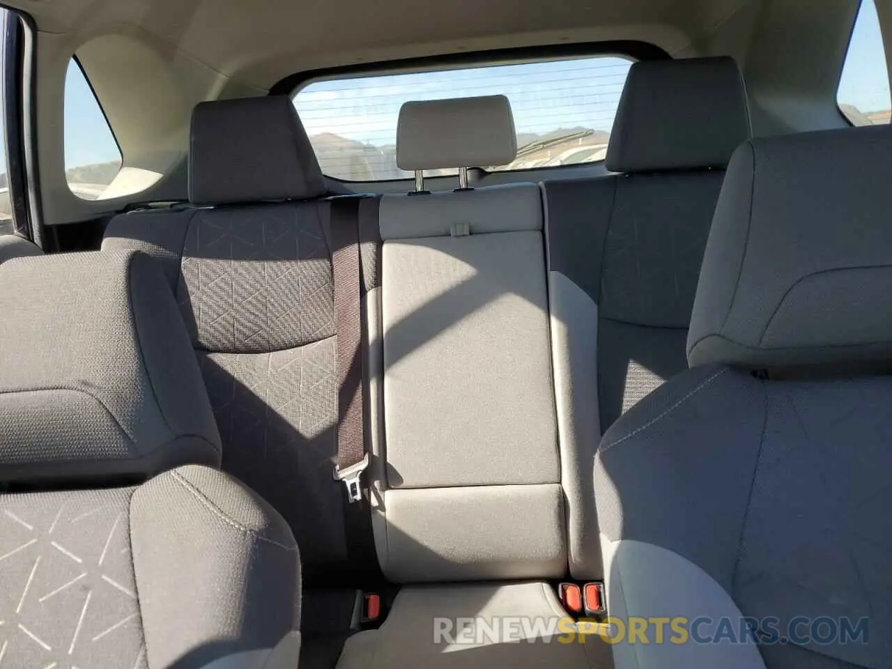 10 Photograph of a damaged car JTMW1RFV7KD028193 TOYOTA RAV4 2019