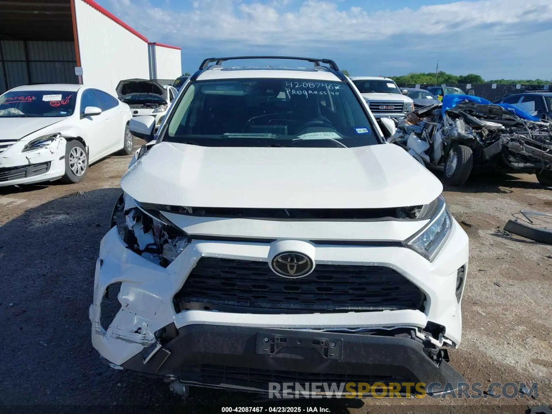 12 Photograph of a damaged car JTMW1RFV7KD029361 TOYOTA RAV4 2019
