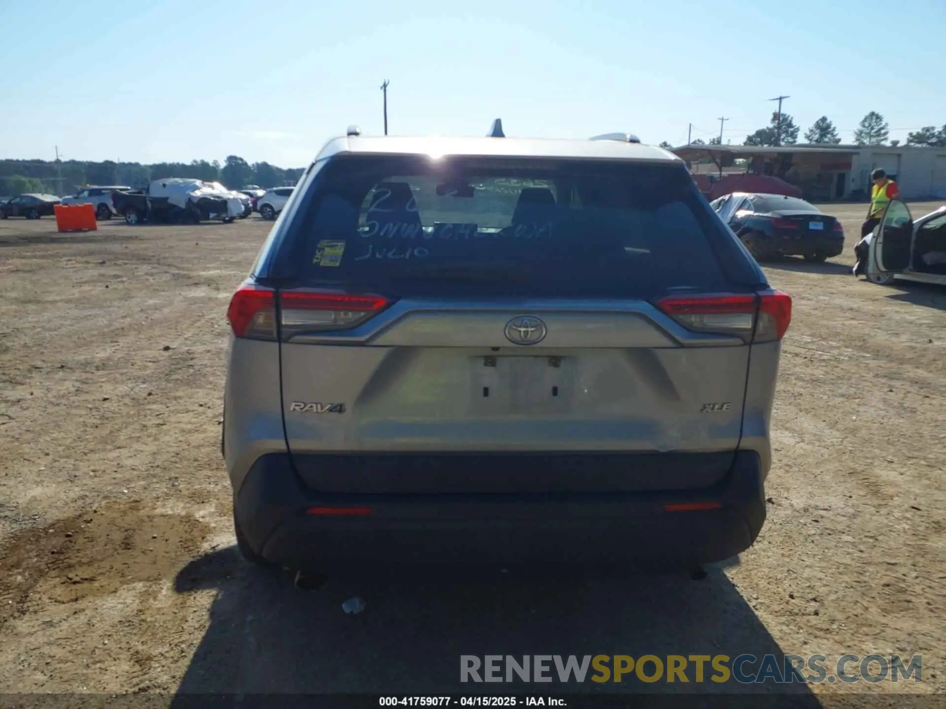 17 Photograph of a damaged car JTMW1RFV7KD041106 TOYOTA RAV4 2019