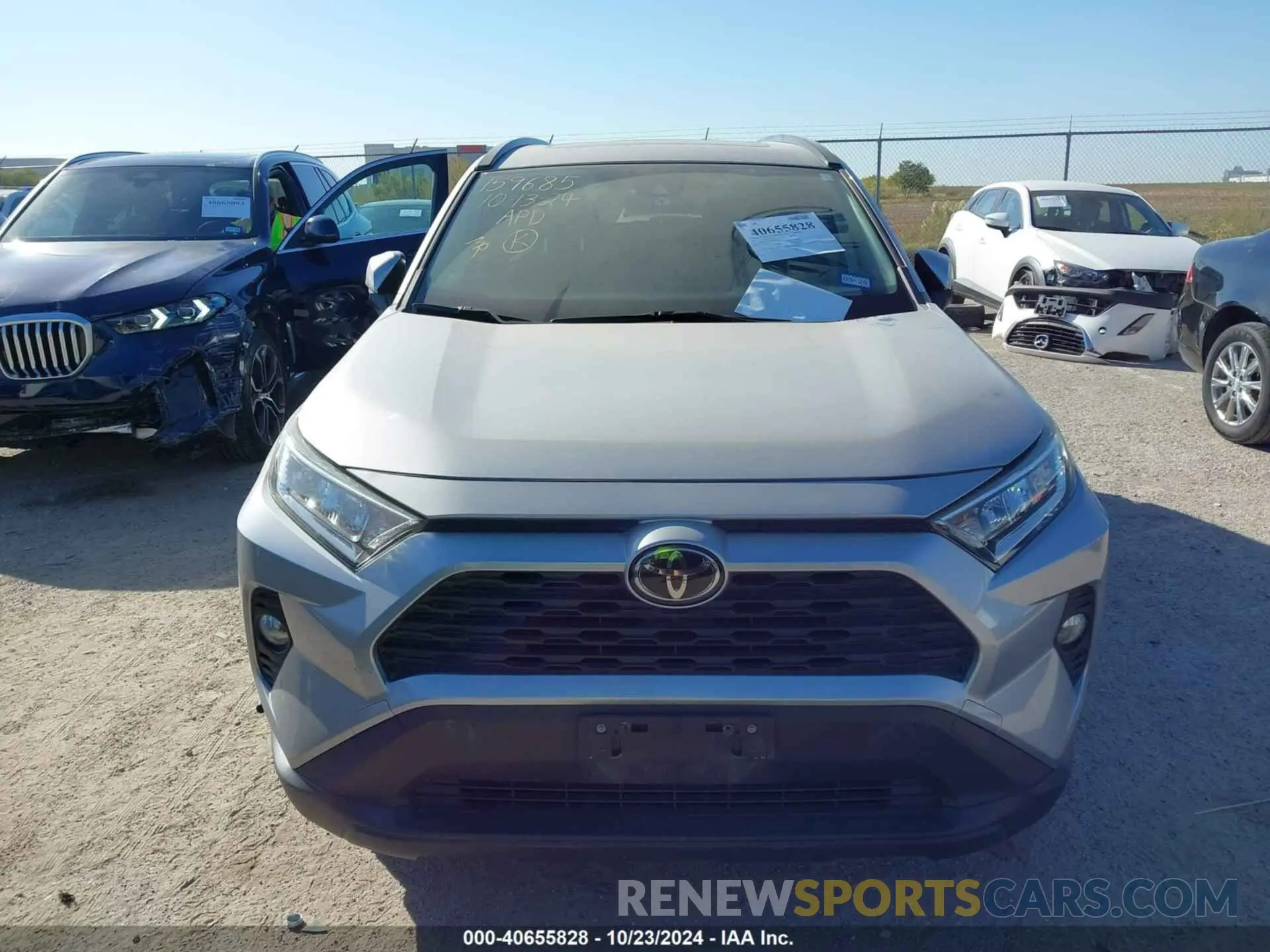 12 Photograph of a damaged car JTMW1RFV7KD509562 TOYOTA RAV4 2019