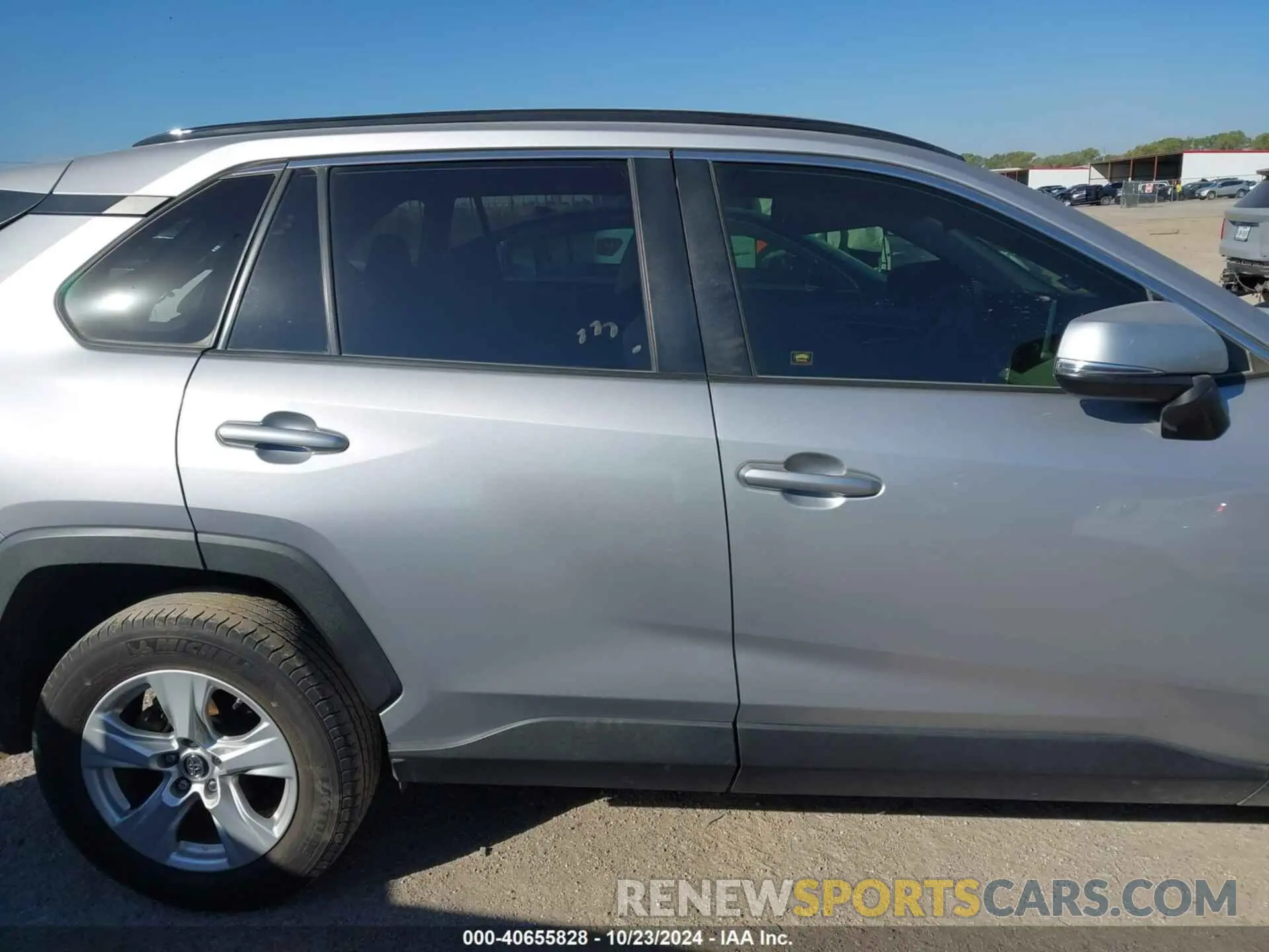 13 Photograph of a damaged car JTMW1RFV7KD509562 TOYOTA RAV4 2019