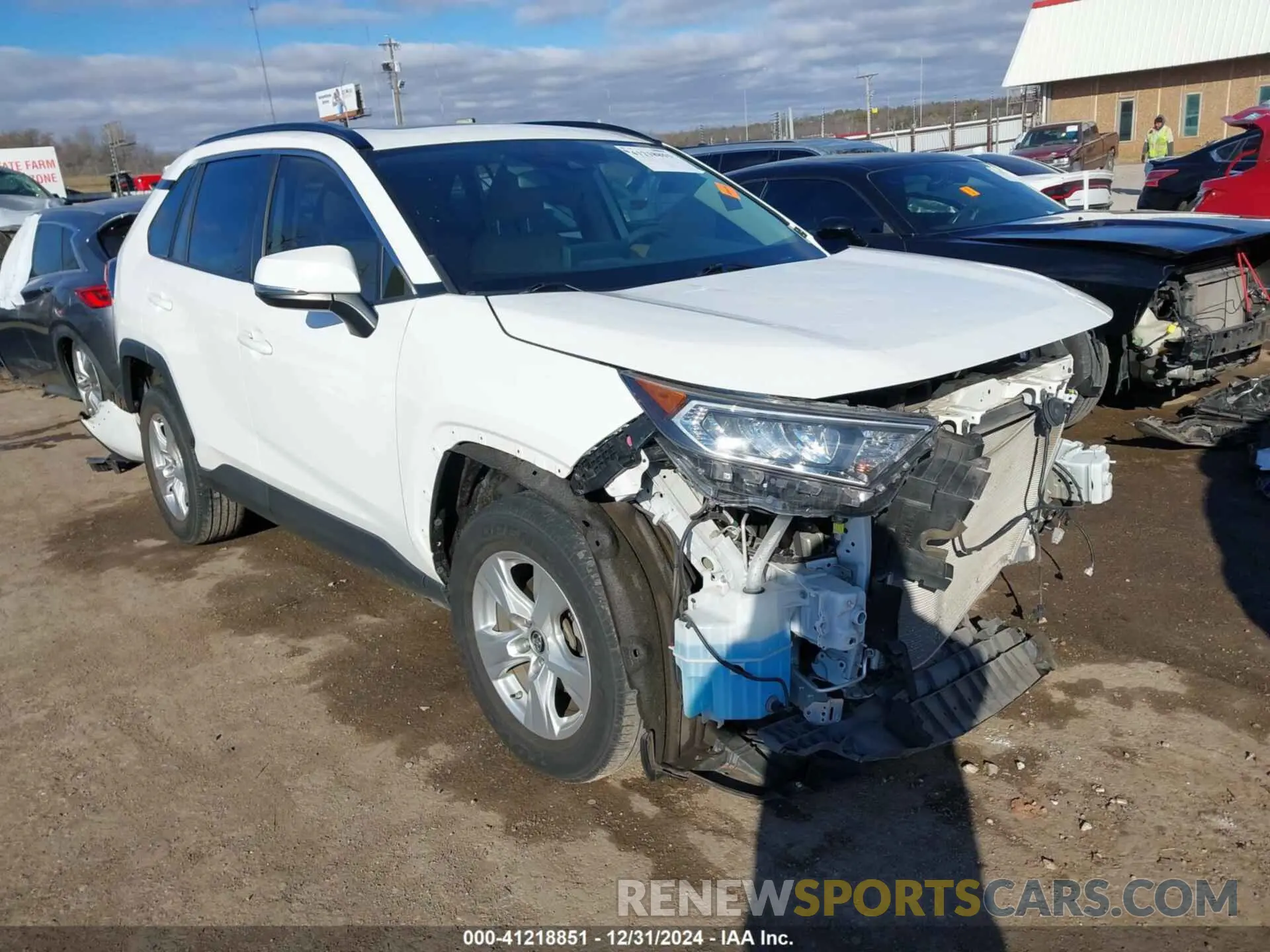 1 Photograph of a damaged car JTMW1RFV7KD511196 TOYOTA RAV4 2019