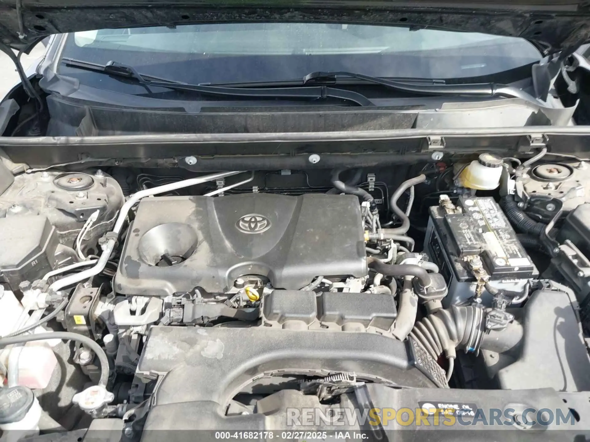 10 Photograph of a damaged car JTMW1RFV7KJ011556 TOYOTA RAV4 2019