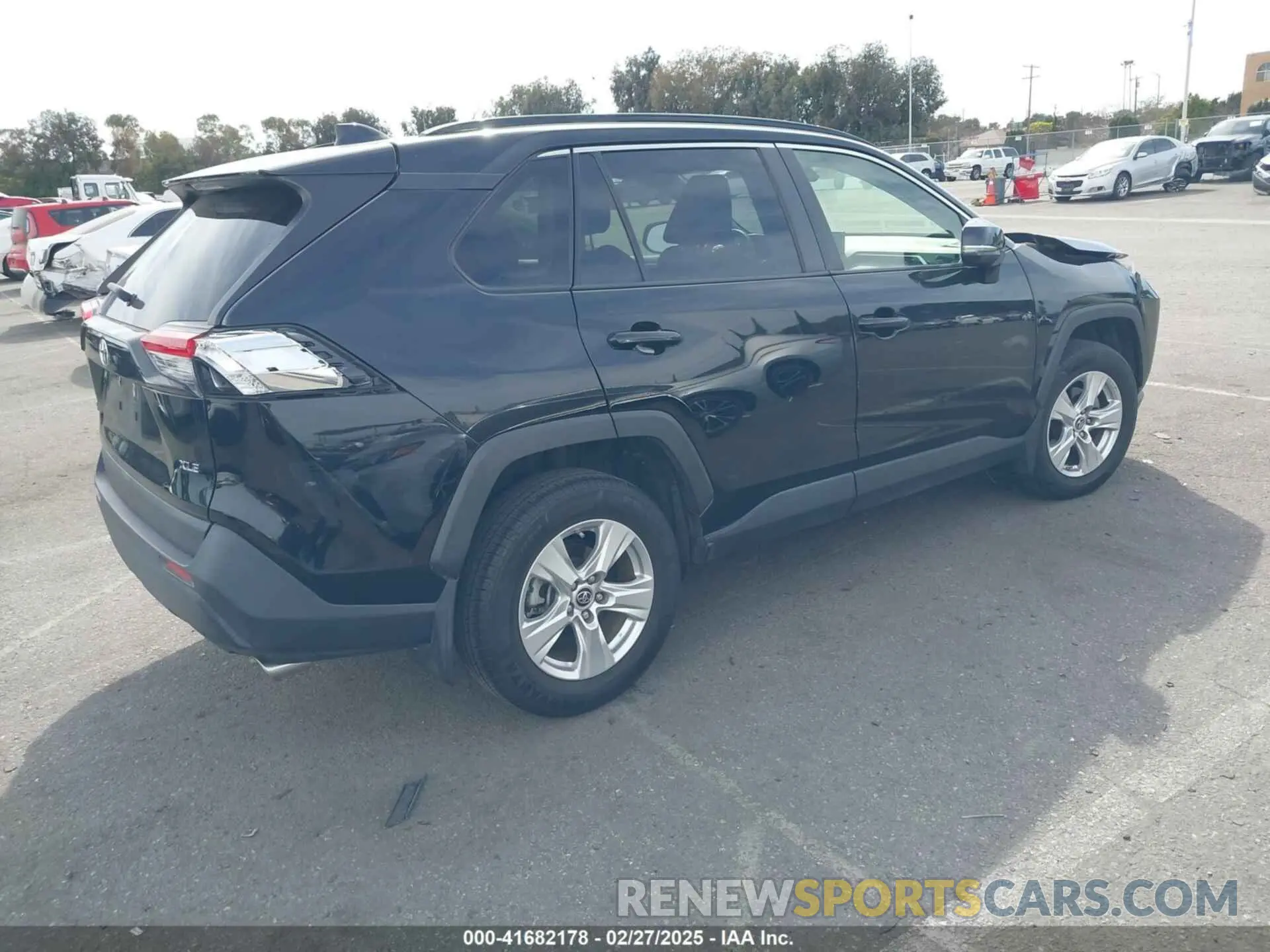 4 Photograph of a damaged car JTMW1RFV7KJ011556 TOYOTA RAV4 2019