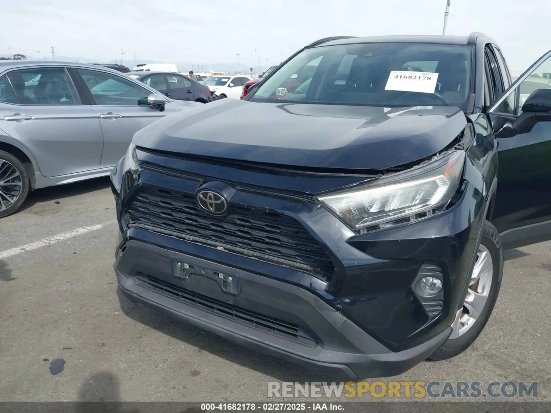 6 Photograph of a damaged car JTMW1RFV7KJ011556 TOYOTA RAV4 2019