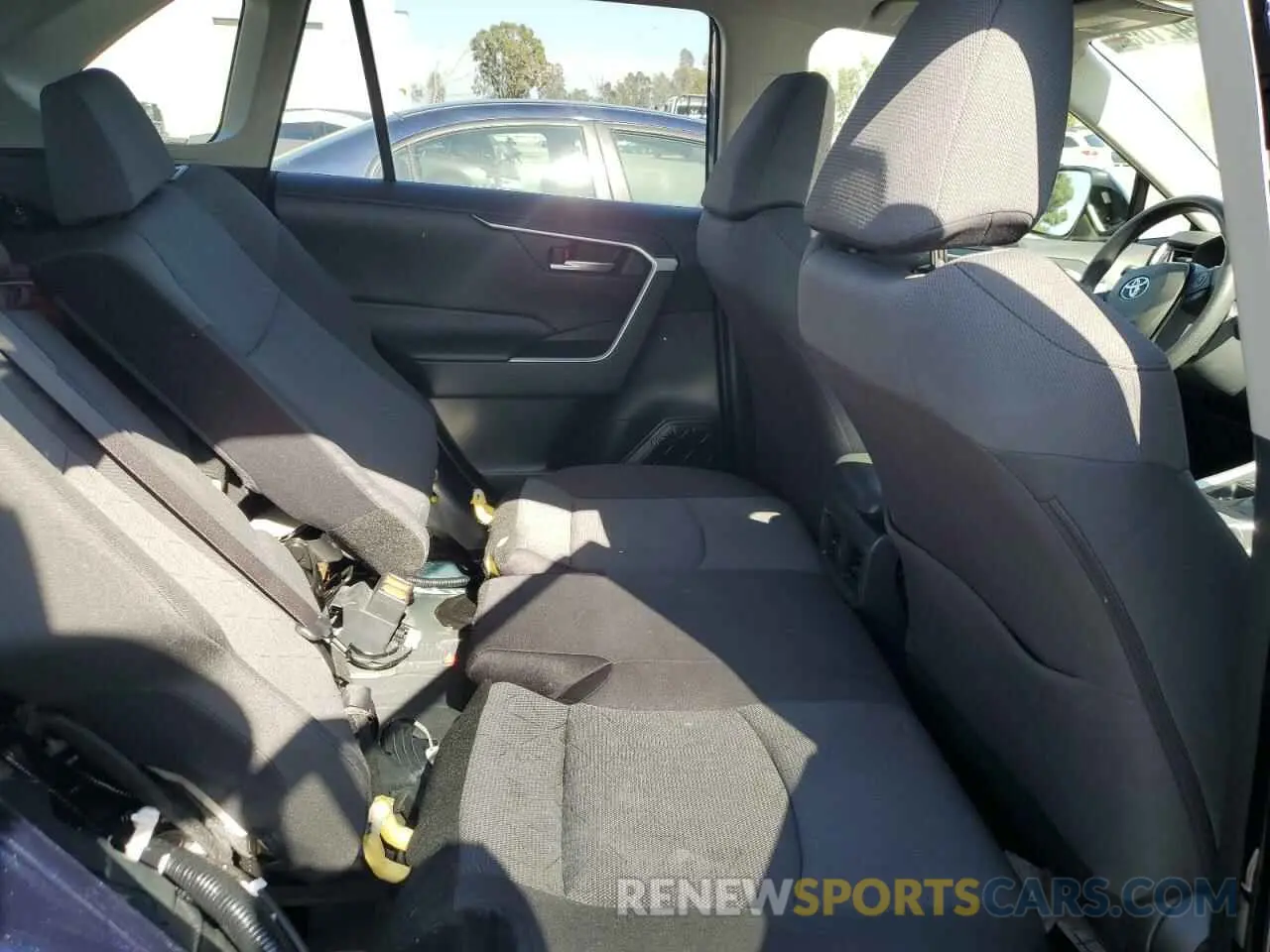 10 Photograph of a damaged car JTMW1RFV8KD012701 TOYOTA RAV4 2019