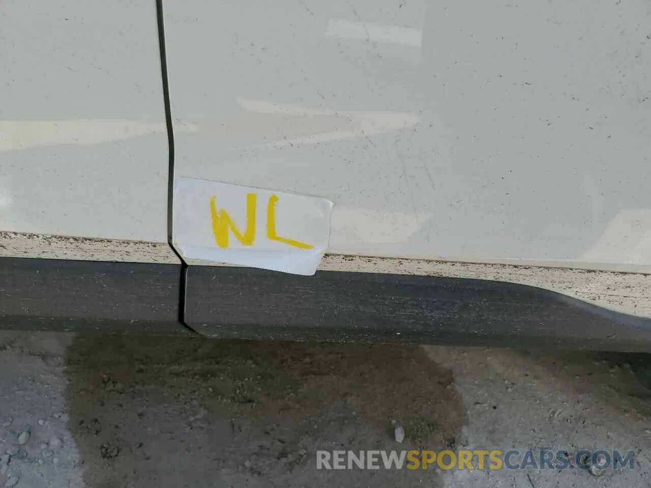 13 Photograph of a damaged car JTMW1RFV8KD018434 TOYOTA RAV4 2019