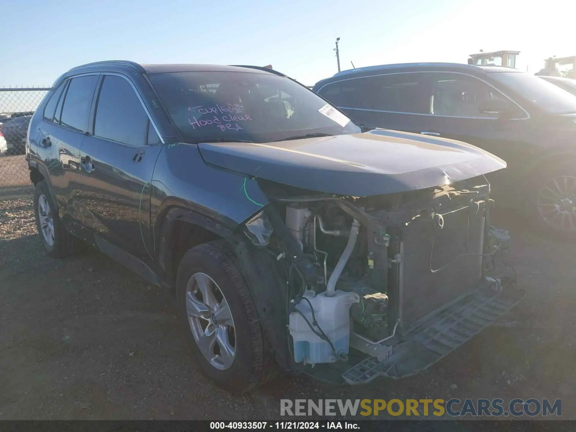 1 Photograph of a damaged car JTMW1RFV8KD029367 TOYOTA RAV4 2019