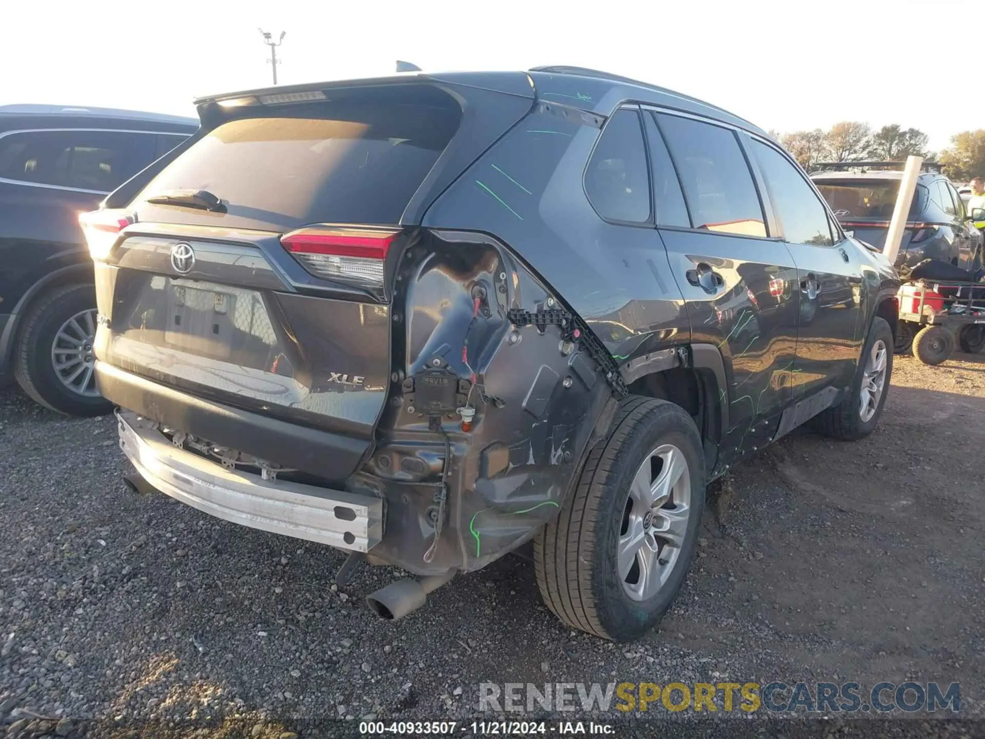 4 Photograph of a damaged car JTMW1RFV8KD029367 TOYOTA RAV4 2019