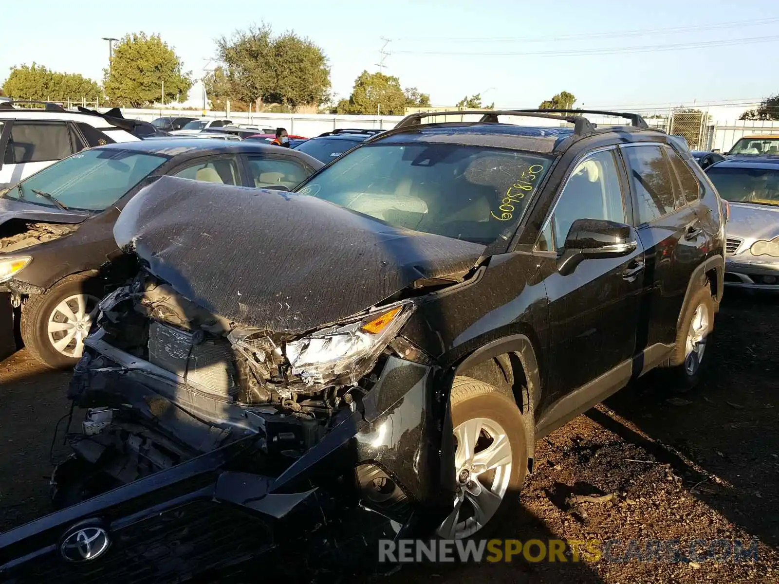 2 Photograph of a damaged car JTMW1RFV8KD031622 TOYOTA RAV4 2019