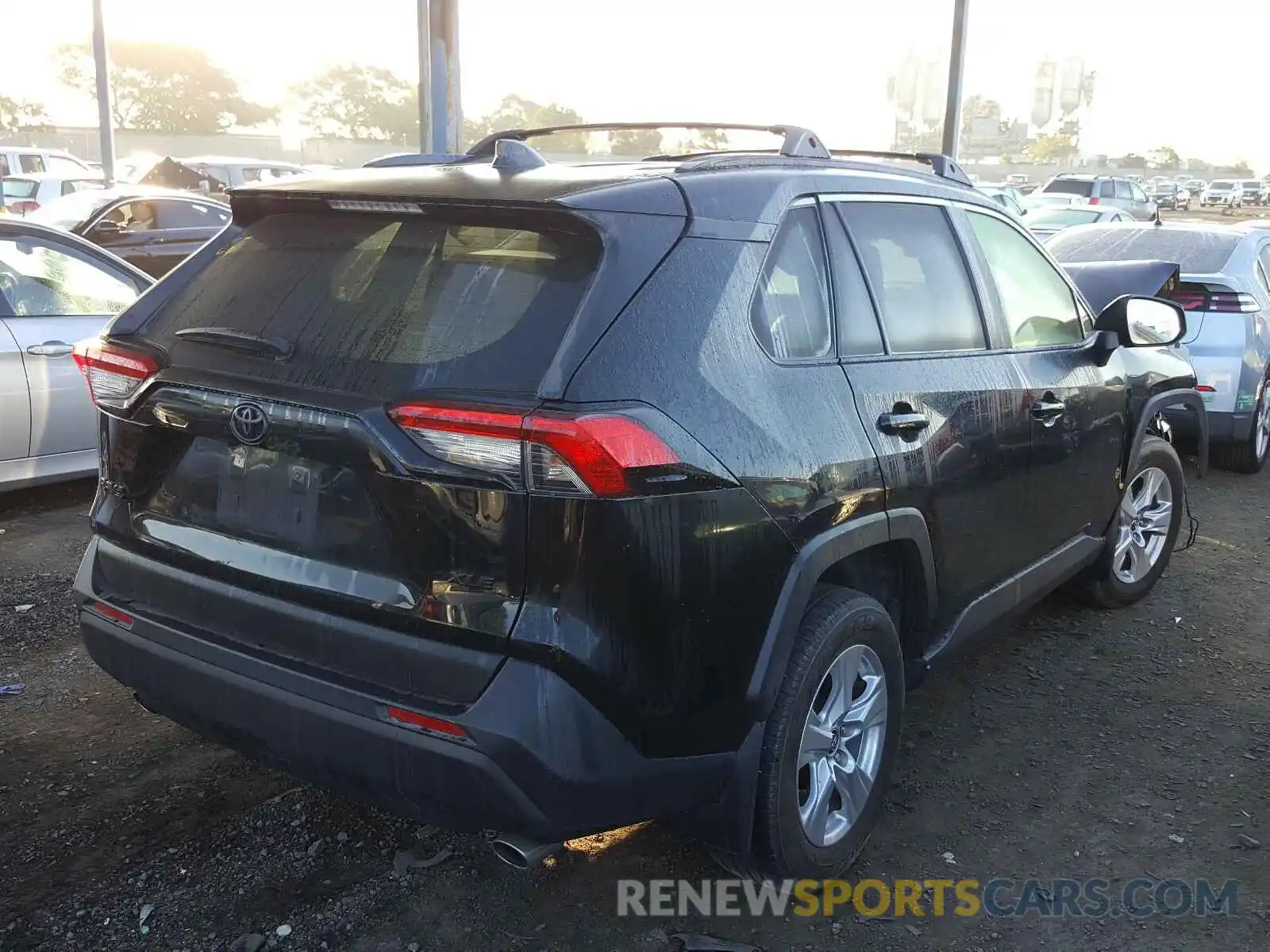 4 Photograph of a damaged car JTMW1RFV8KD031622 TOYOTA RAV4 2019