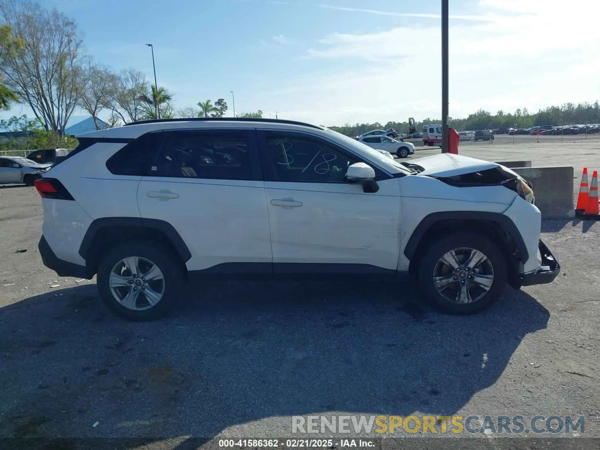 12 Photograph of a damaged car JTMW1RFV8KD502118 TOYOTA RAV4 2019