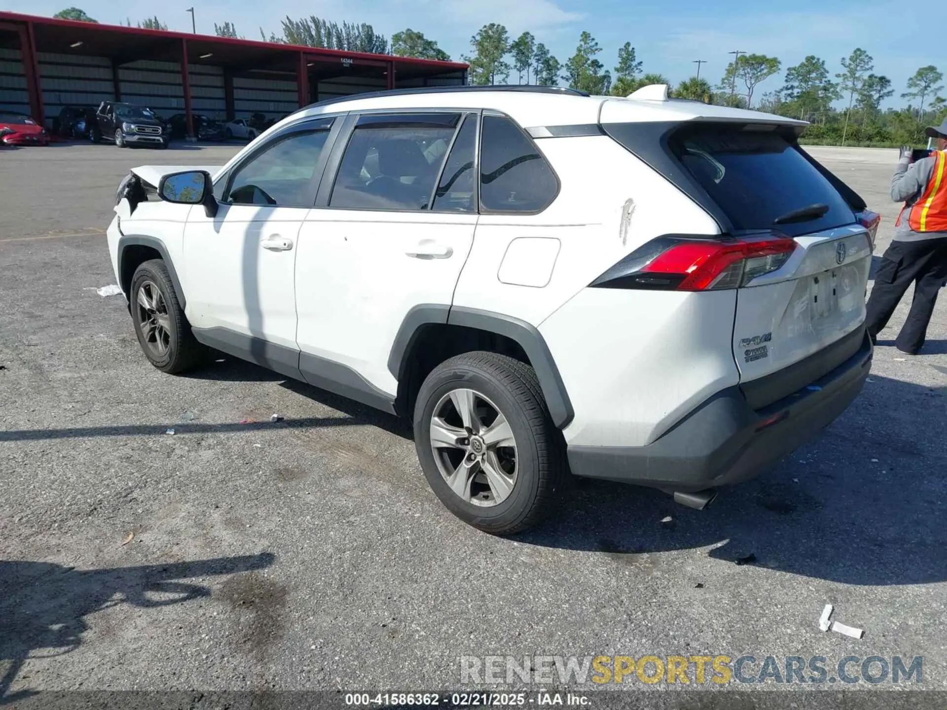 3 Photograph of a damaged car JTMW1RFV8KD502118 TOYOTA RAV4 2019