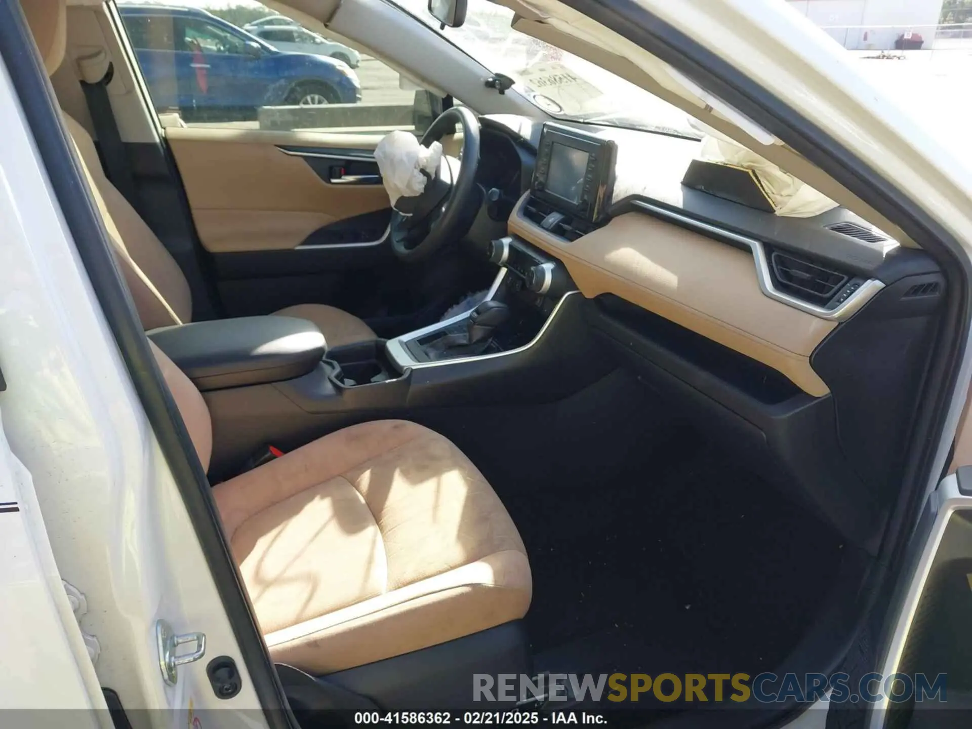 5 Photograph of a damaged car JTMW1RFV8KD502118 TOYOTA RAV4 2019