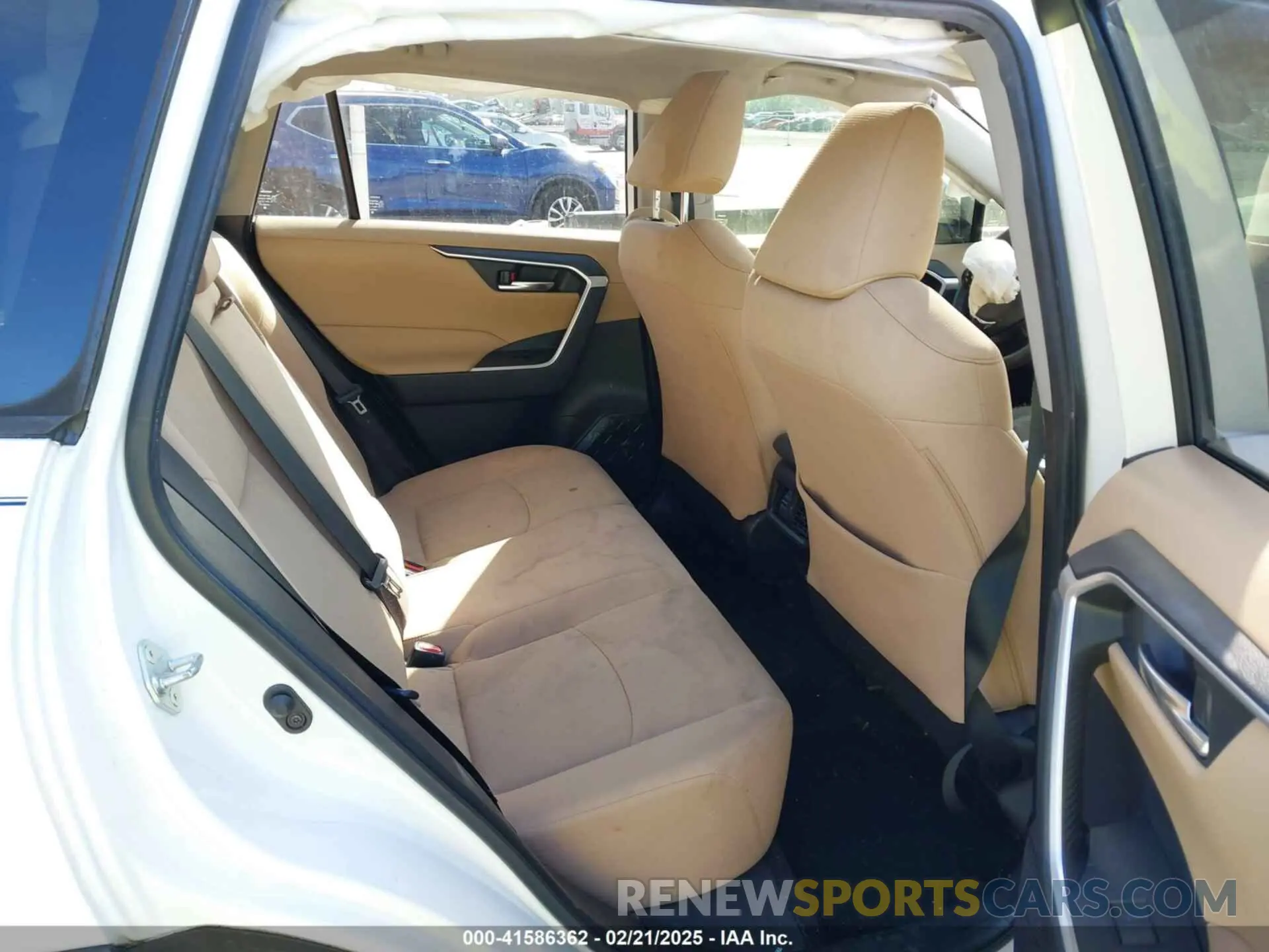 8 Photograph of a damaged car JTMW1RFV8KD502118 TOYOTA RAV4 2019