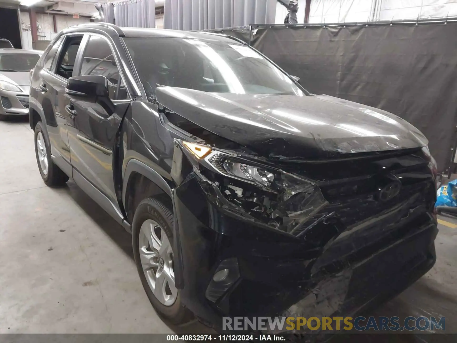 1 Photograph of a damaged car JTMW1RFV8KD510218 TOYOTA RAV4 2019