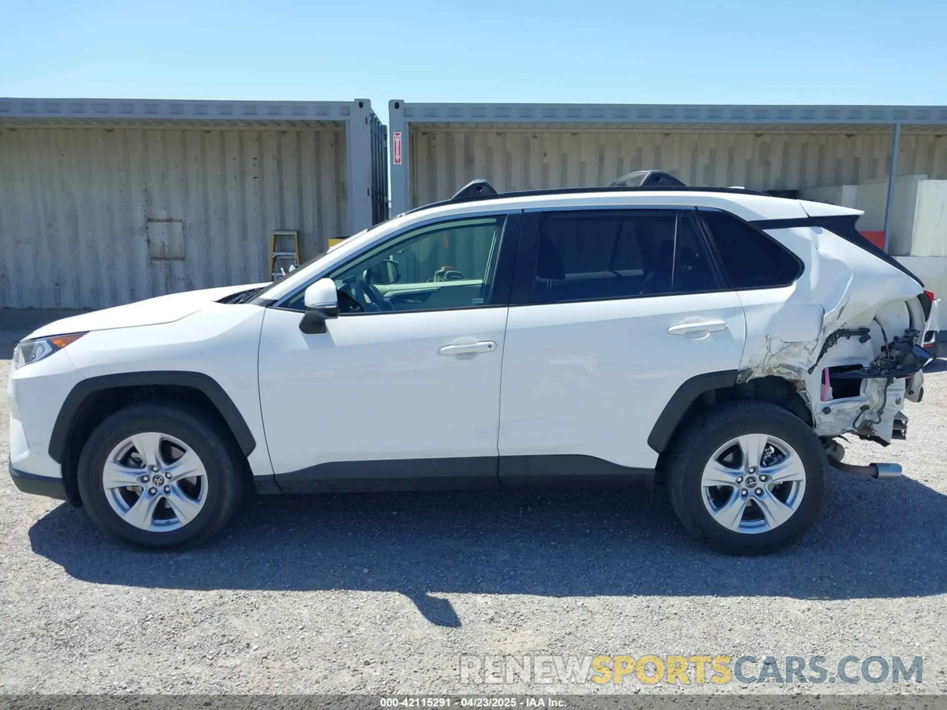 15 Photograph of a damaged car JTMW1RFV9KD003246 TOYOTA RAV4 2019