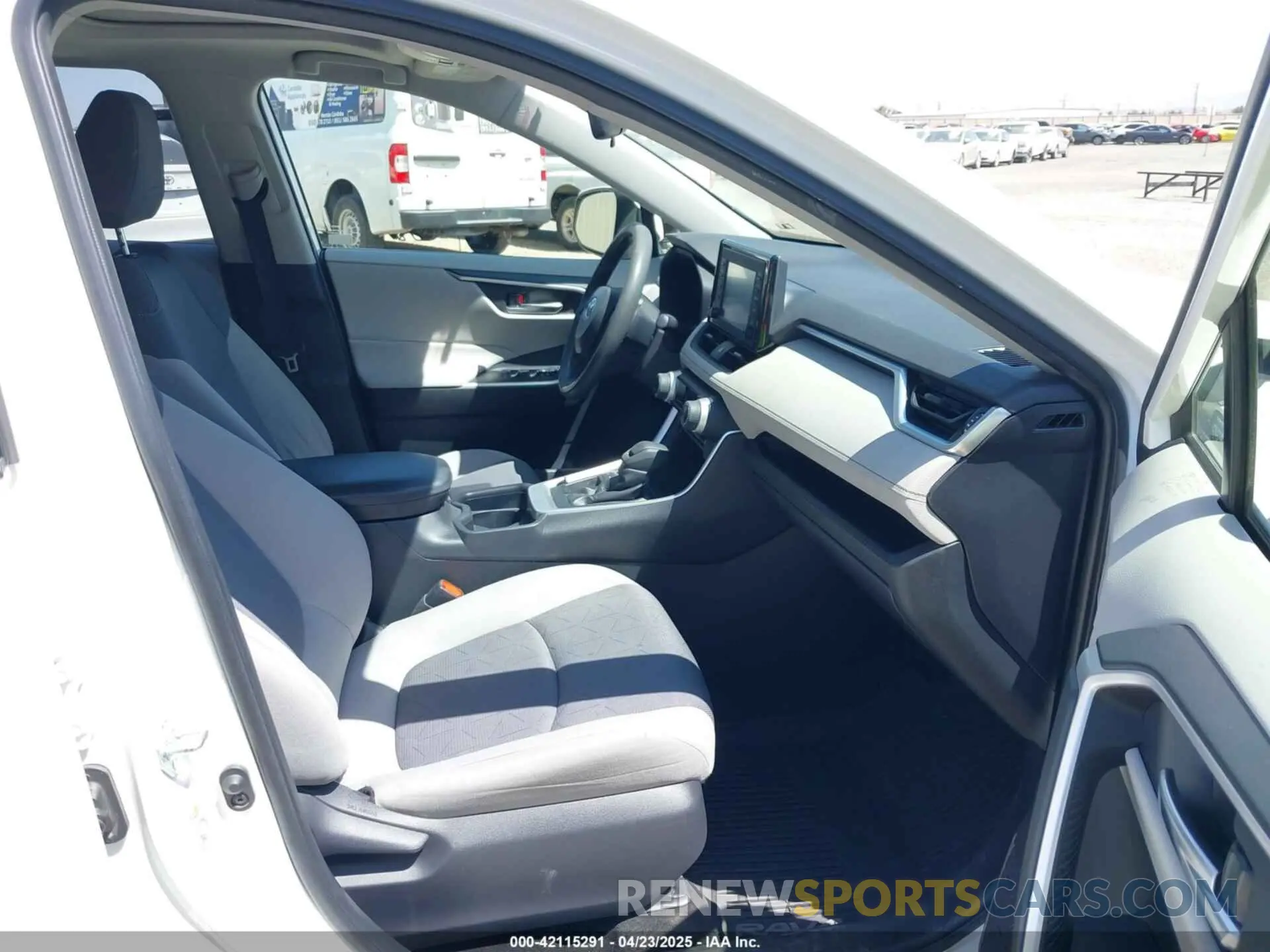 5 Photograph of a damaged car JTMW1RFV9KD003246 TOYOTA RAV4 2019