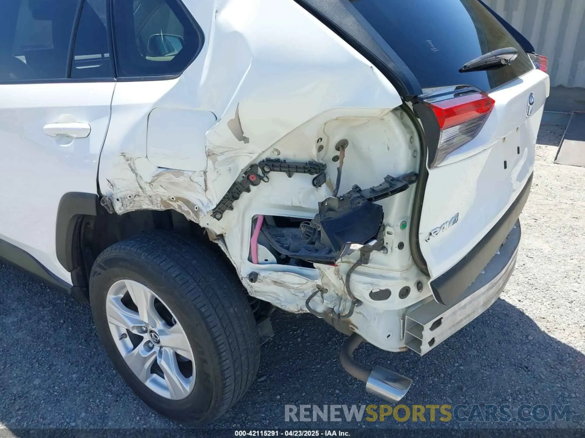 6 Photograph of a damaged car JTMW1RFV9KD003246 TOYOTA RAV4 2019
