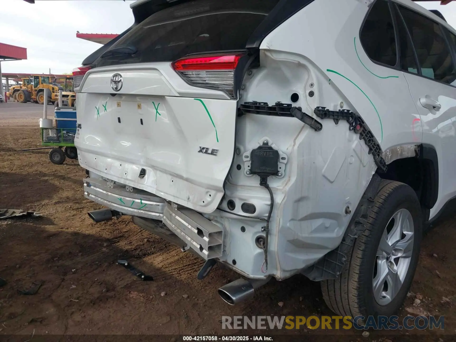 18 Photograph of a damaged car JTMW1RFV9KD009824 TOYOTA RAV4 2019