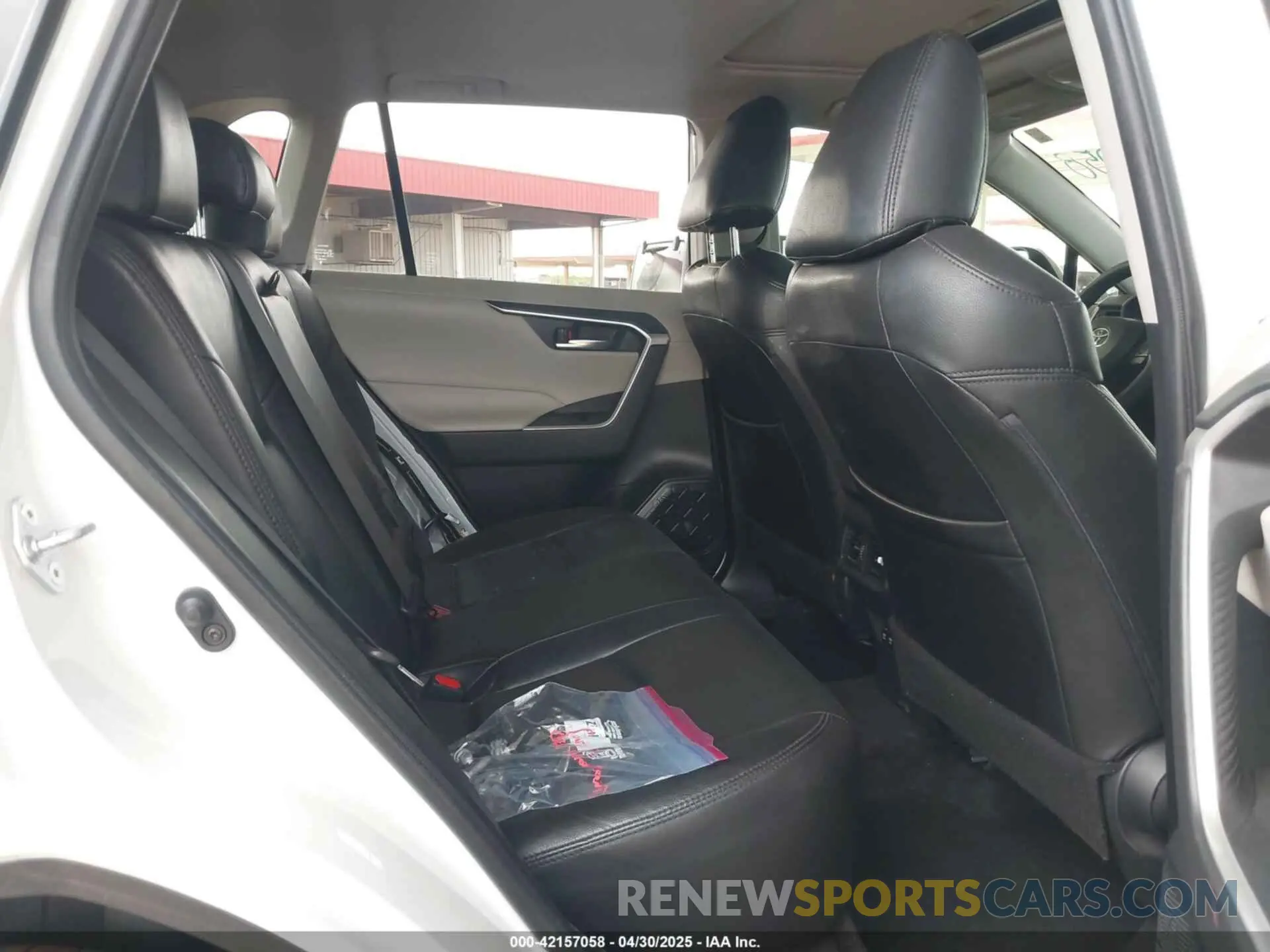 8 Photograph of a damaged car JTMW1RFV9KD009824 TOYOTA RAV4 2019