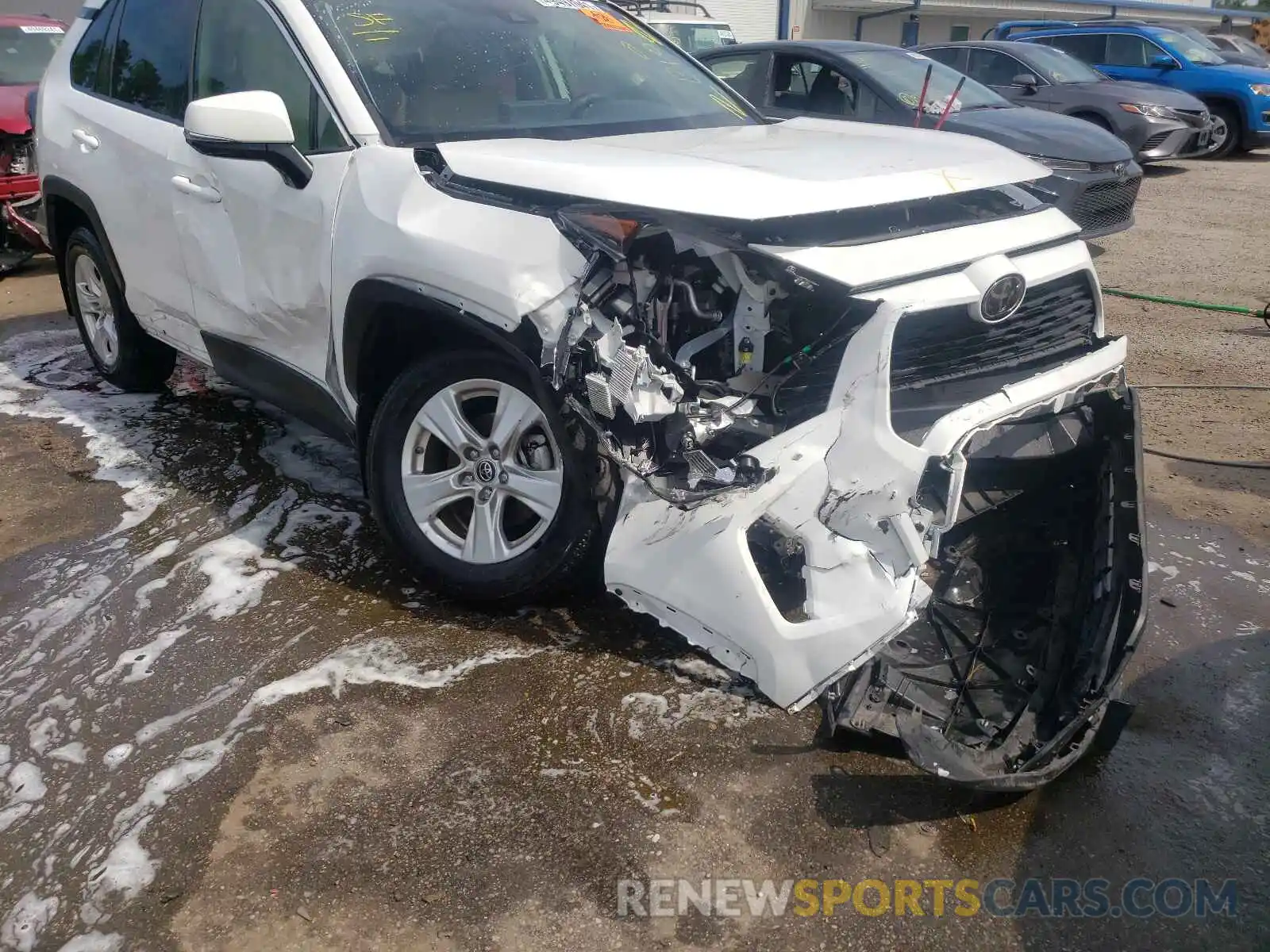 9 Photograph of a damaged car JTMW1RFV9KD014487 TOYOTA RAV4 2019