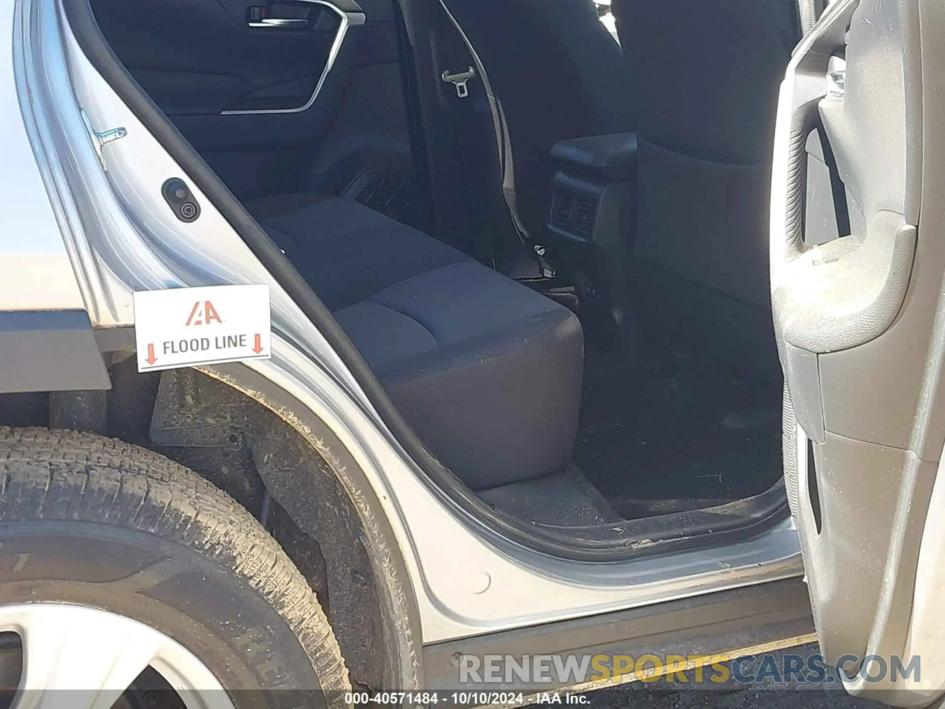 6 Photograph of a damaged car JTMW1RFV9KD015154 TOYOTA RAV4 2019